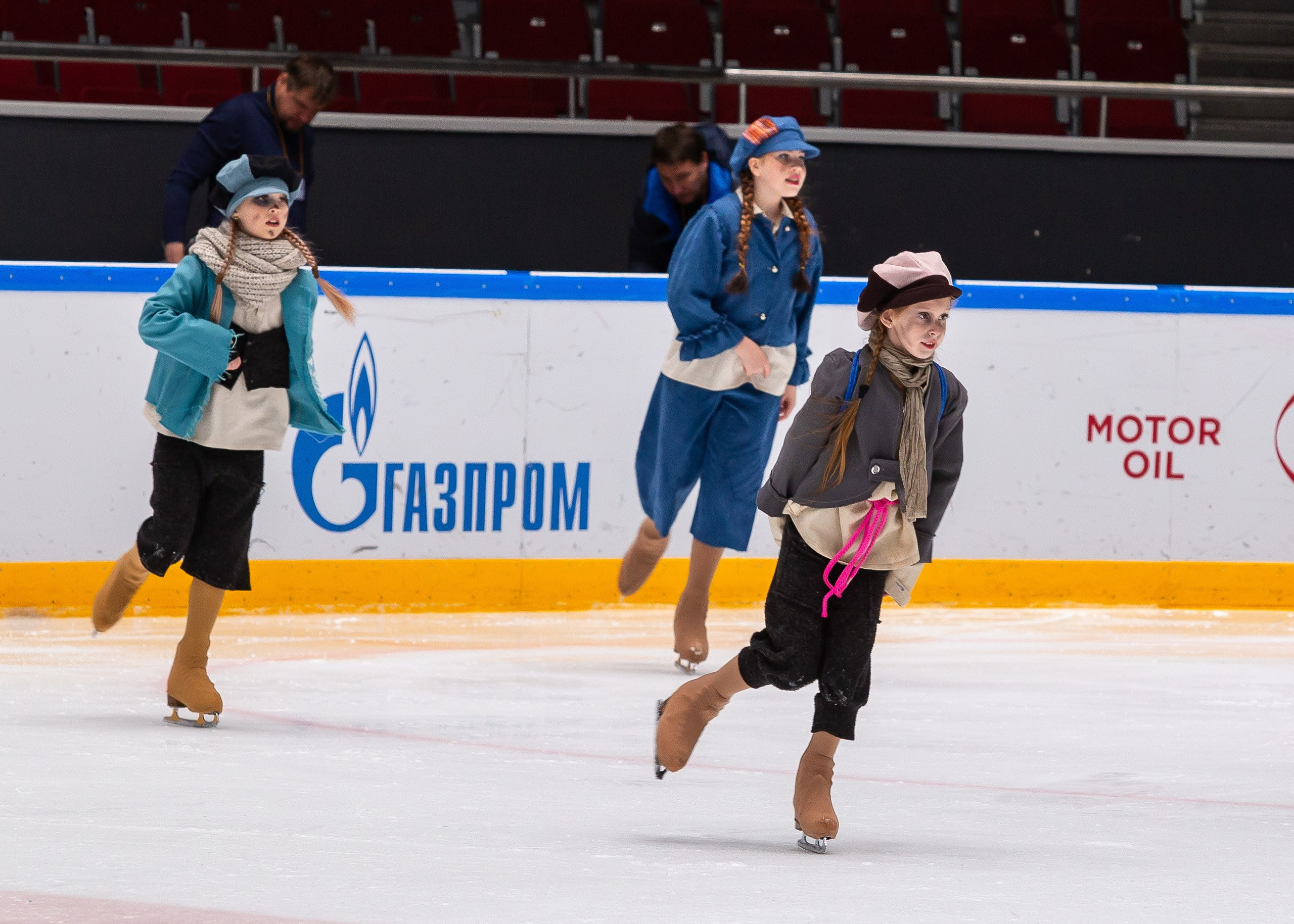 VII Ежегодный фестиваль массовых танцев на льду и фигурного катания «Петровский лёд» Санкт-Петербург 2024. Репортажный фотограф в Москве