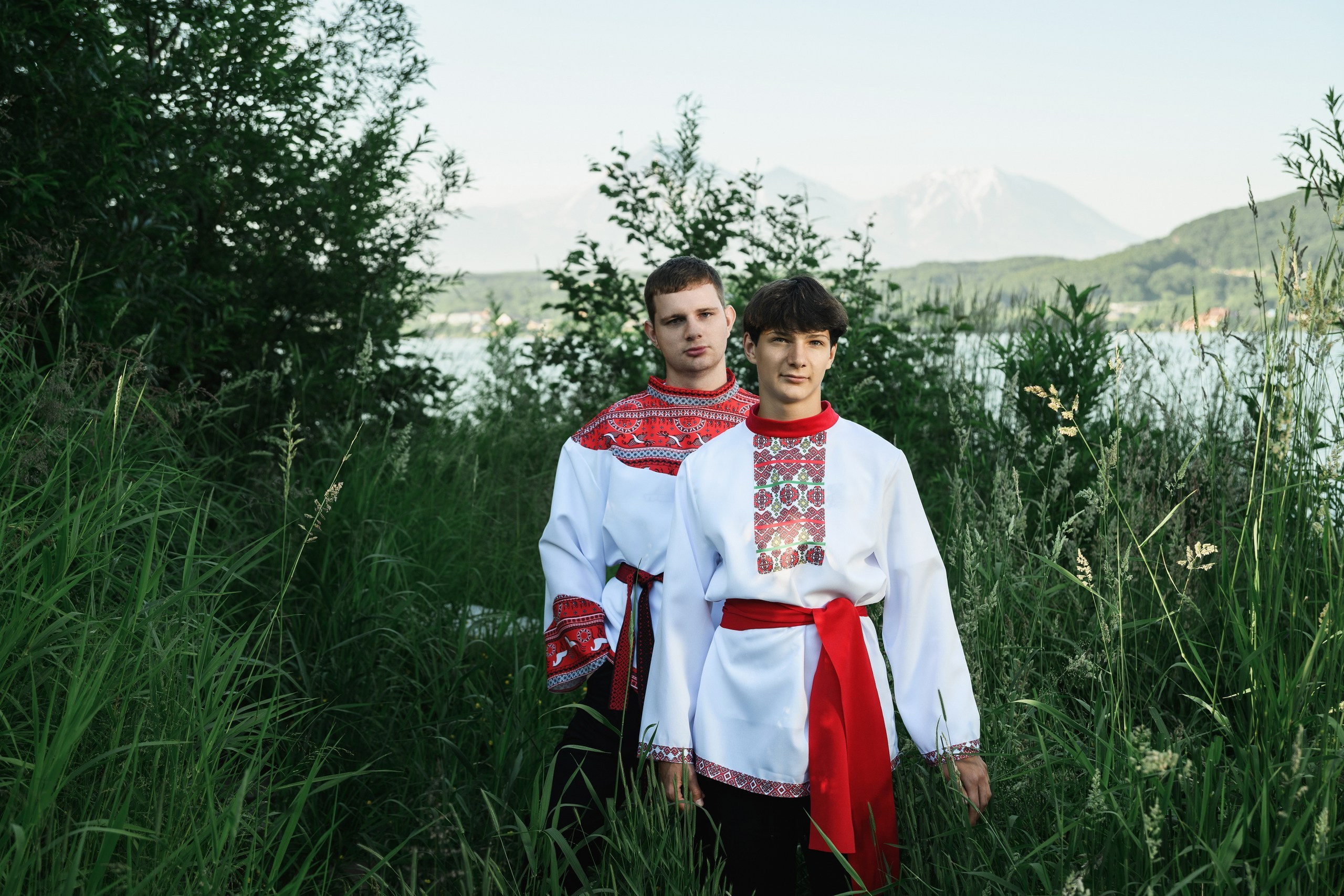 Фотосъемка праздника в этнической деревне в Петропавловске-Камчатском. Яркие народные гуляния и традиционные обряды в этническом стиле. Профессиональная съемка фольклорного фестиваля в Петропавловске-Камчатском. Колоритные кадры с участием местных жителей в национальных костюмах. Запечатленные эмоции и атмосфера этнического праздника на Камчатке.