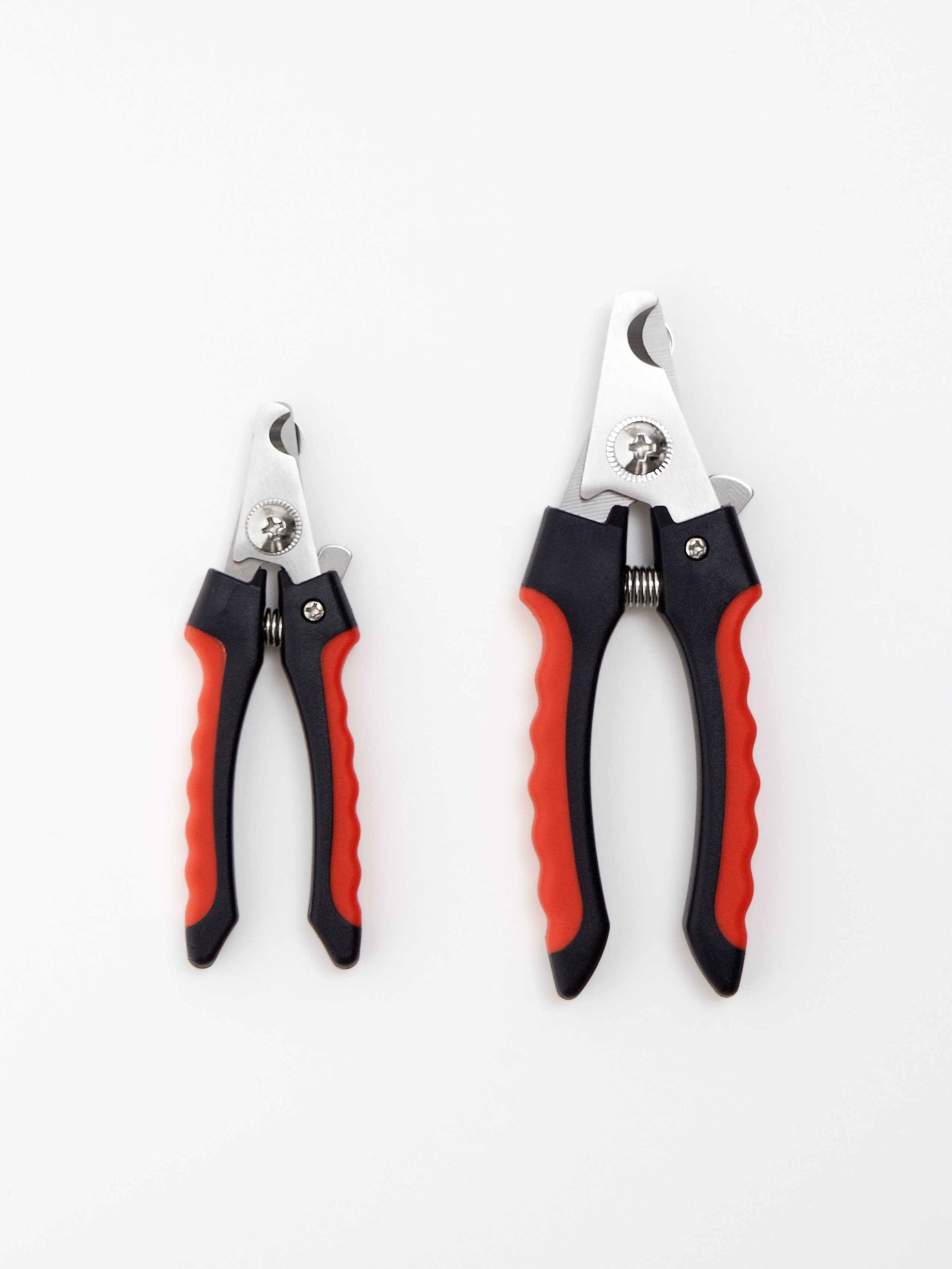 Предметная фотосъёмка красного когтереза разного размера для животных на белом фоне под инфографику для маркетплейсов