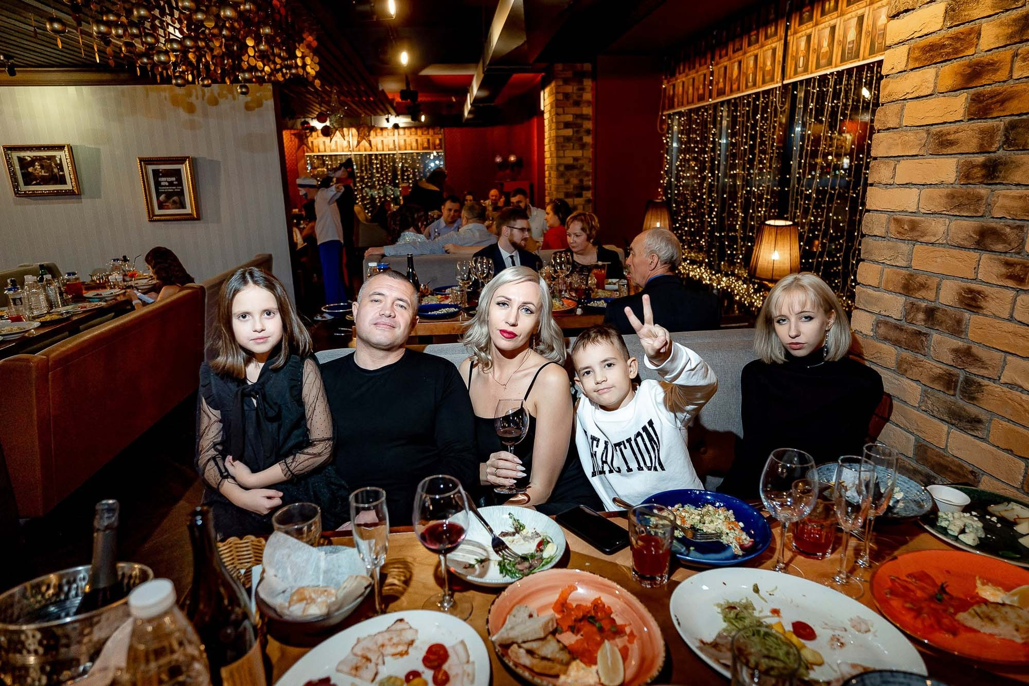 Новый год 2024 в Peoples. Сергей Кошкин. Репортажная и ивент-фотография в Сургуте