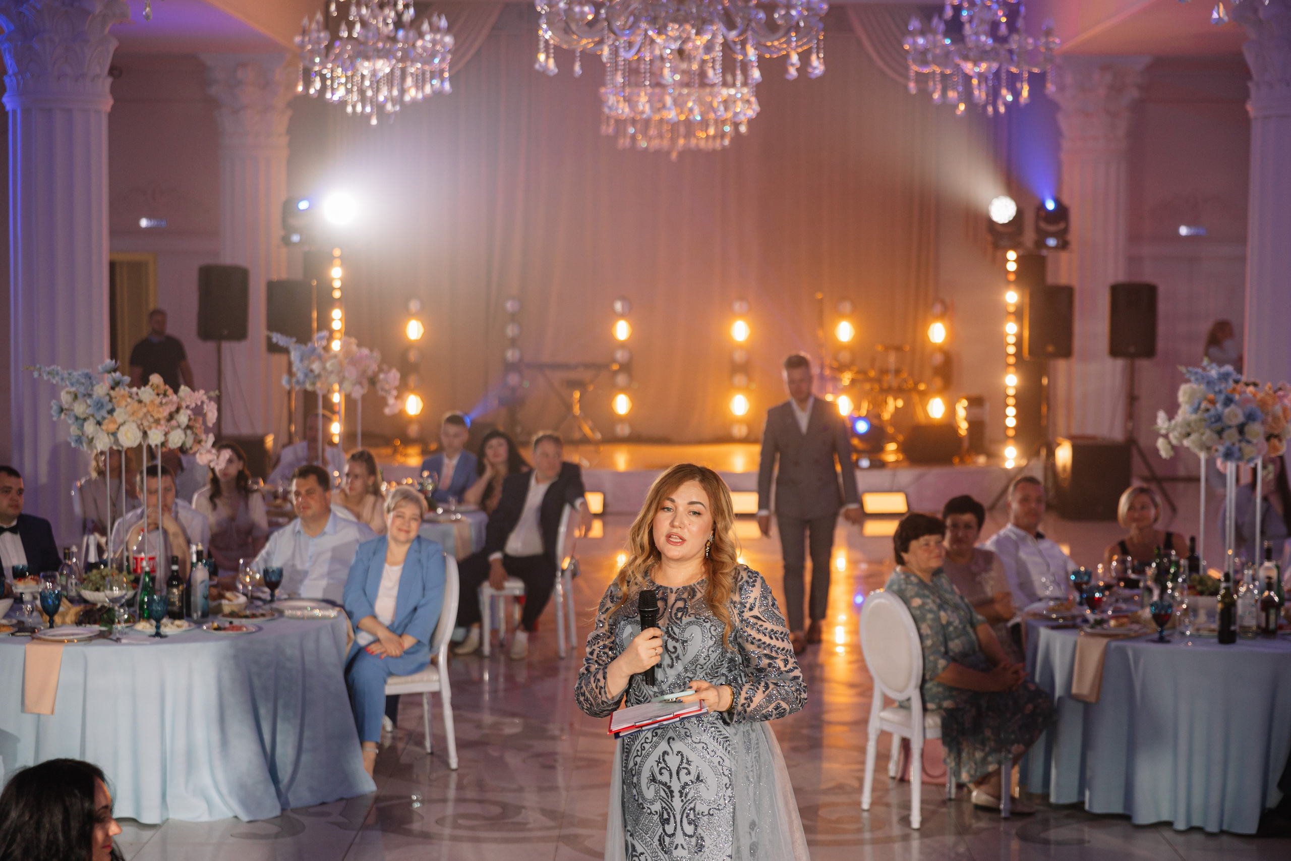 Банкет в Даймонд. Свет на свадьбу Нижний Новгород Friends Rent