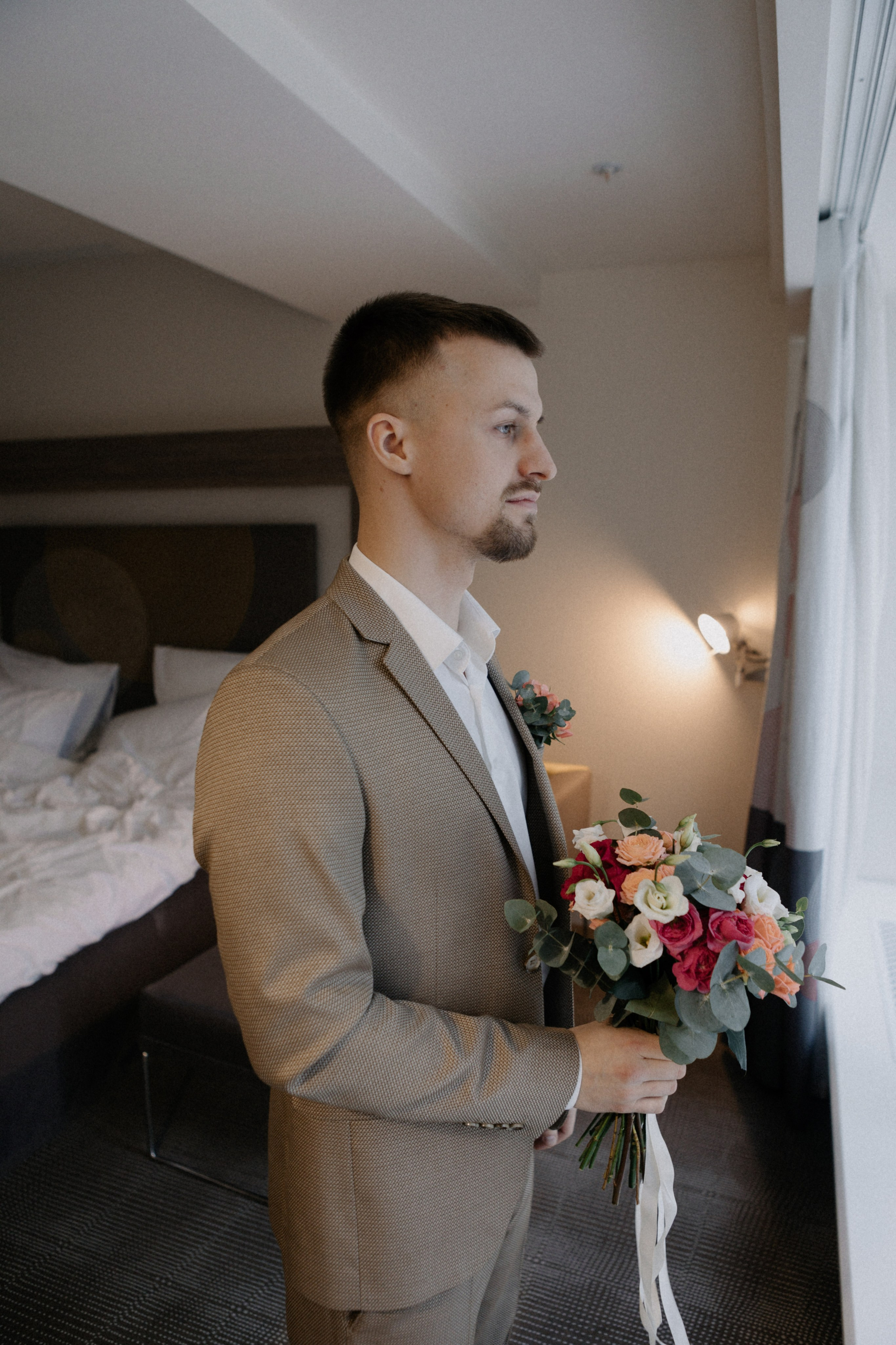 Ксюша и Илья. Утро в отеле роспись в Birds. Свадебный и портретный фотограф в Москве Анастасия Масюк