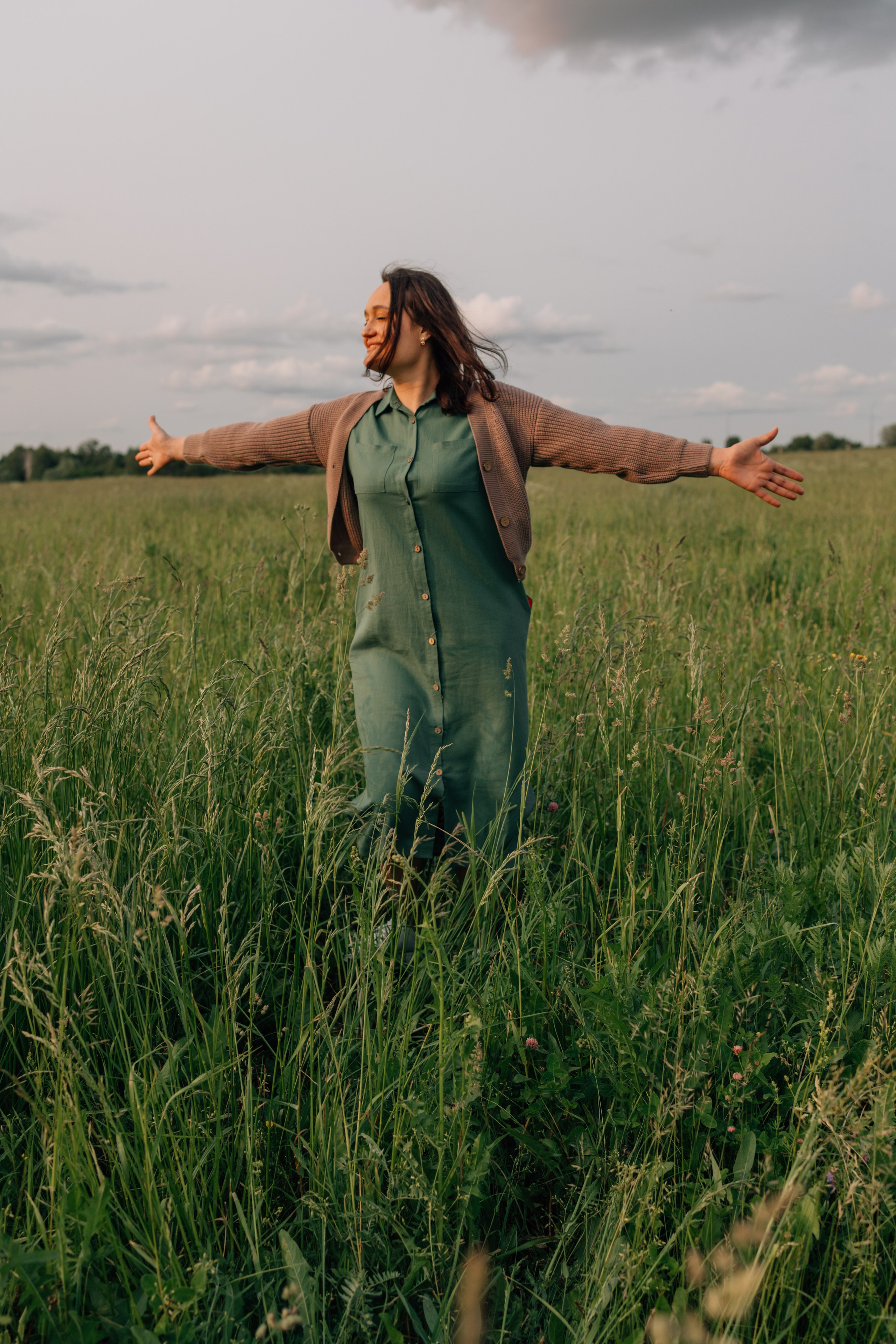 Анна, Марчелло, Настенька и Влада в поле. Фотограф Москва Светлана Кирюшина