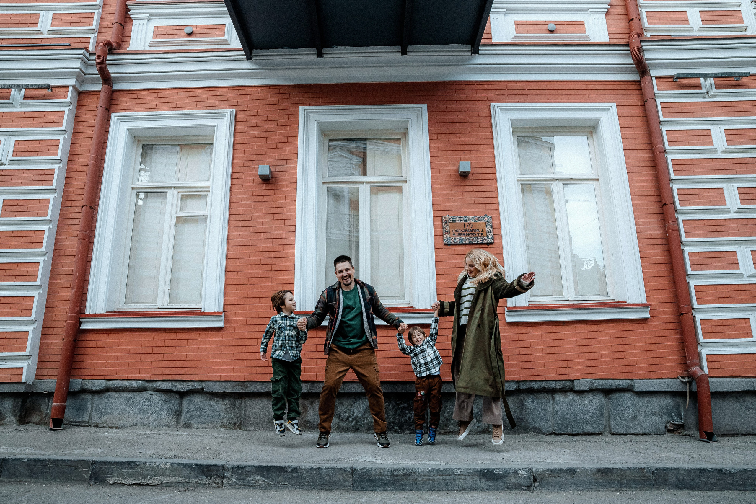 Парная семейная фотосессия в Грузии Тбилиси. Свадебный фотограф Грузия Тбилиси