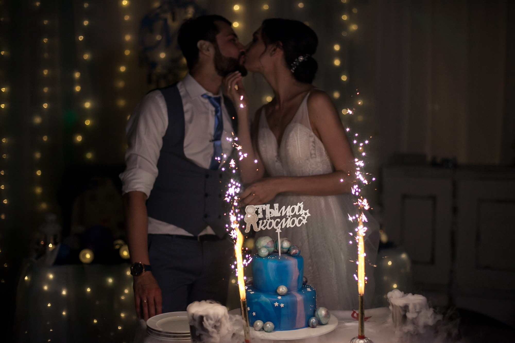 Ты мой космос, свадьба в СПБ. Фотограф крещение венчание в Петербурге! Помогает подобрать храм и посоветовал душевного батюшку в СПб