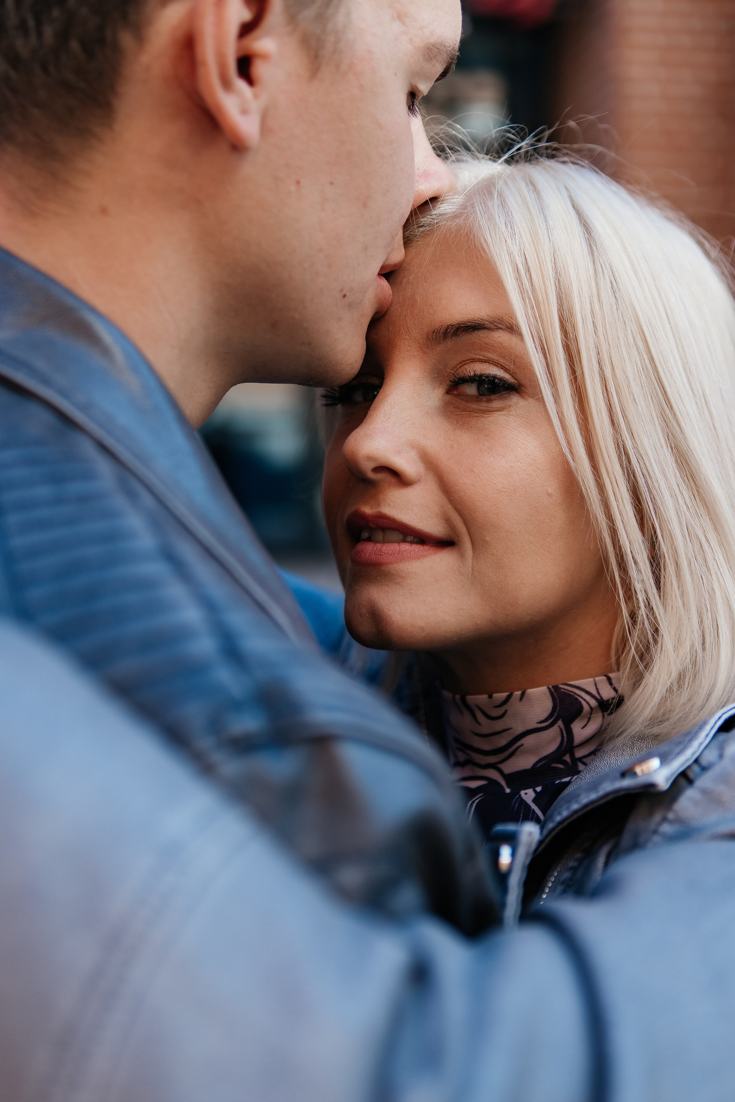 Фотопрогулка влюбленных среди современной архитектуры завода «Арма». Свадебный фотограф в Москве