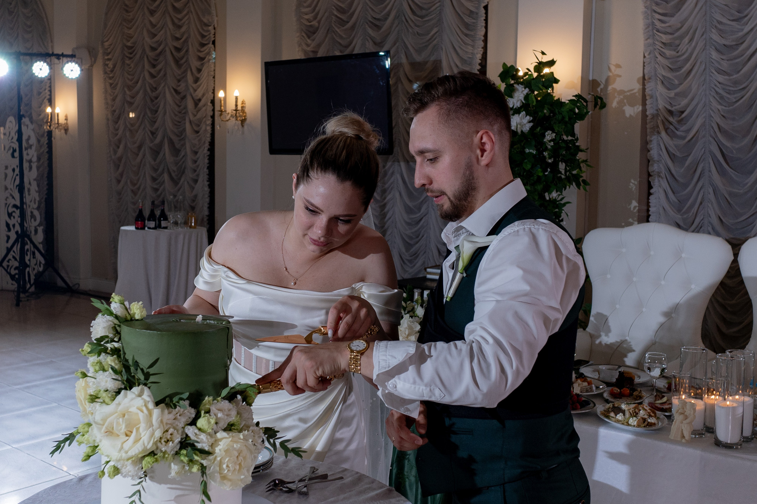 Свадебная фотосессия в отеле Хилтон. Свадебный фотограф Александр Невский в Санкт-Петербурге