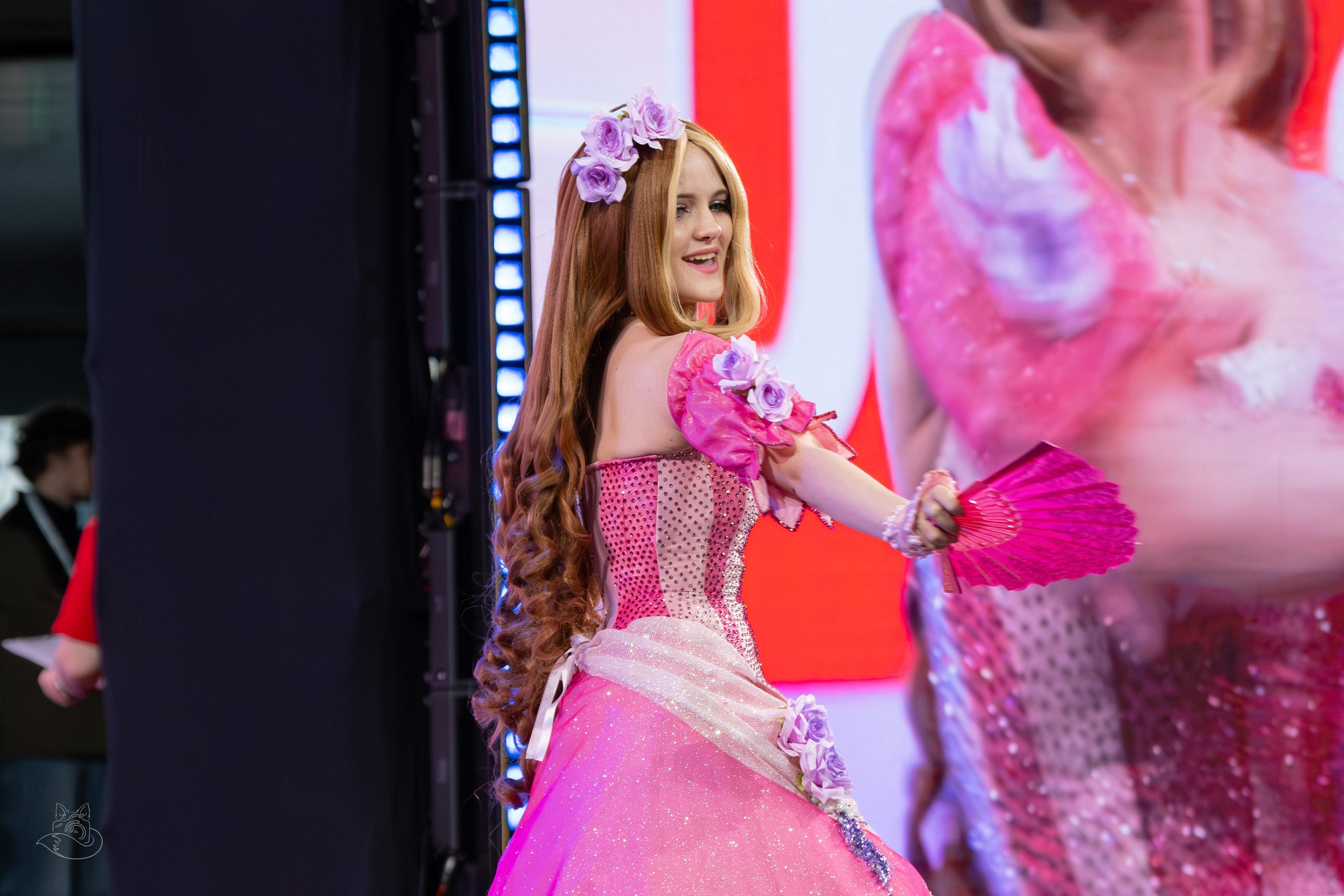 Сцена РЭД ЭКСПО 2024. Косплей фотограф