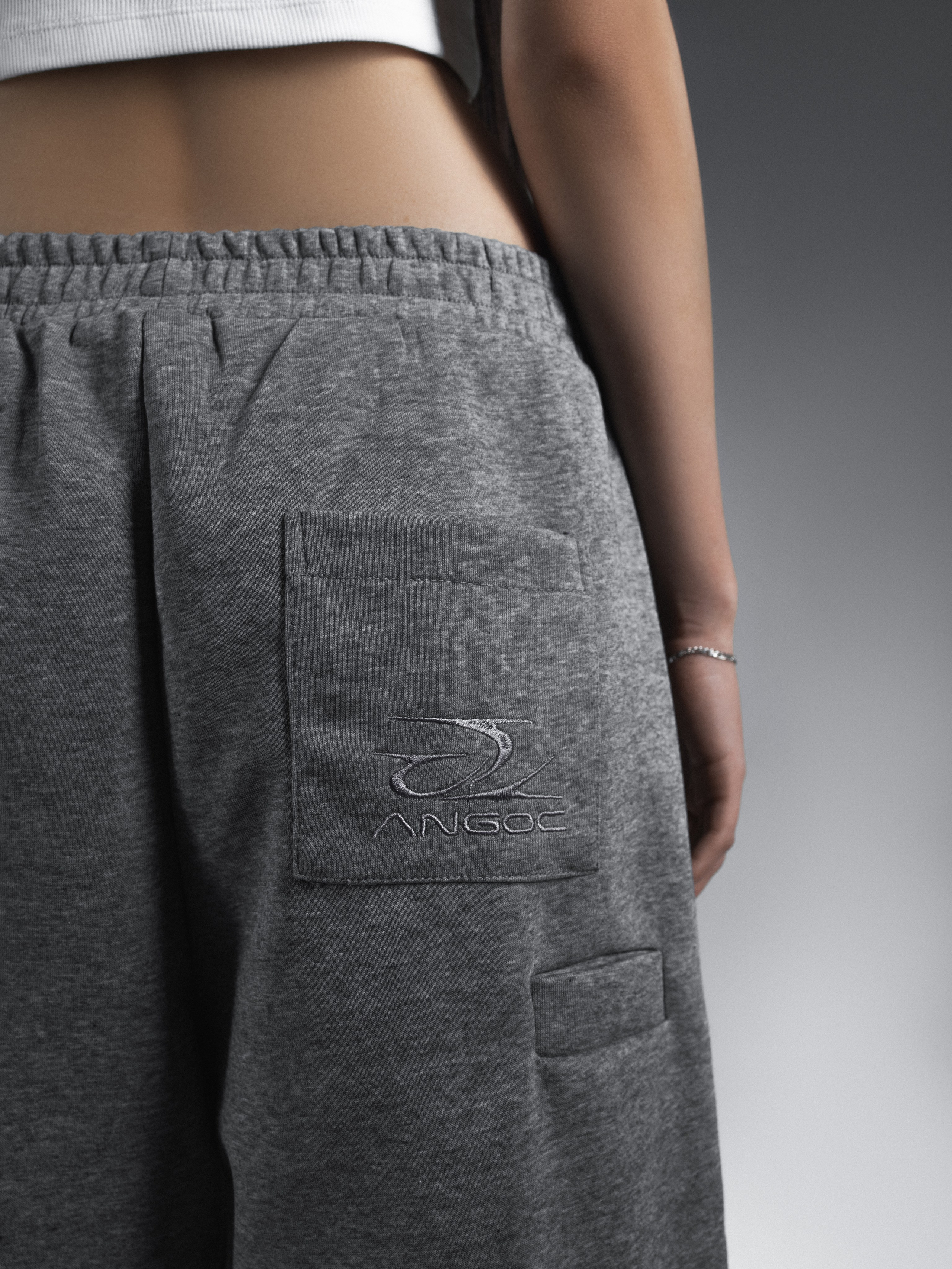 КАТАЛОГ | серый фон. RUNA production — стильные съемки для брендов