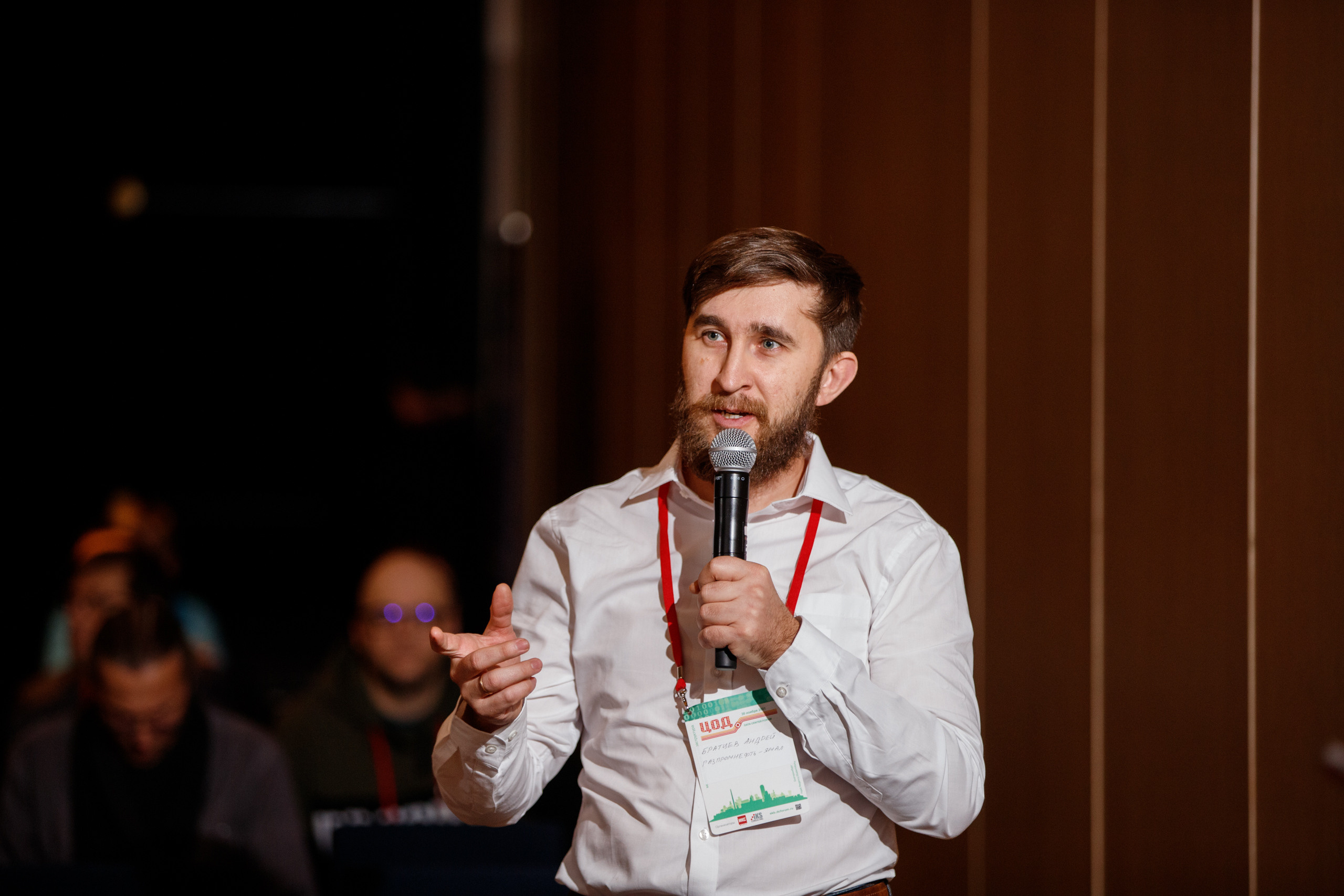 Фотограф на выставку. Контент для бизнеса в Екатеринбурге Полдень Медиа