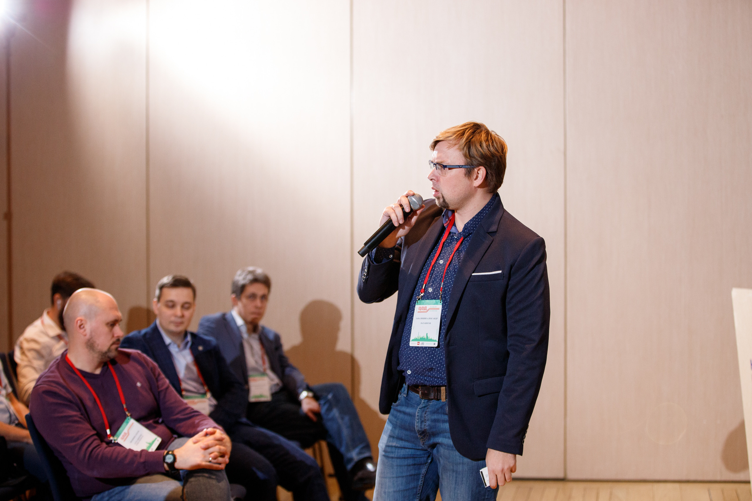 Фотограф на выставку. Контент для бизнеса в Екатеринбурге Полдень Медиа