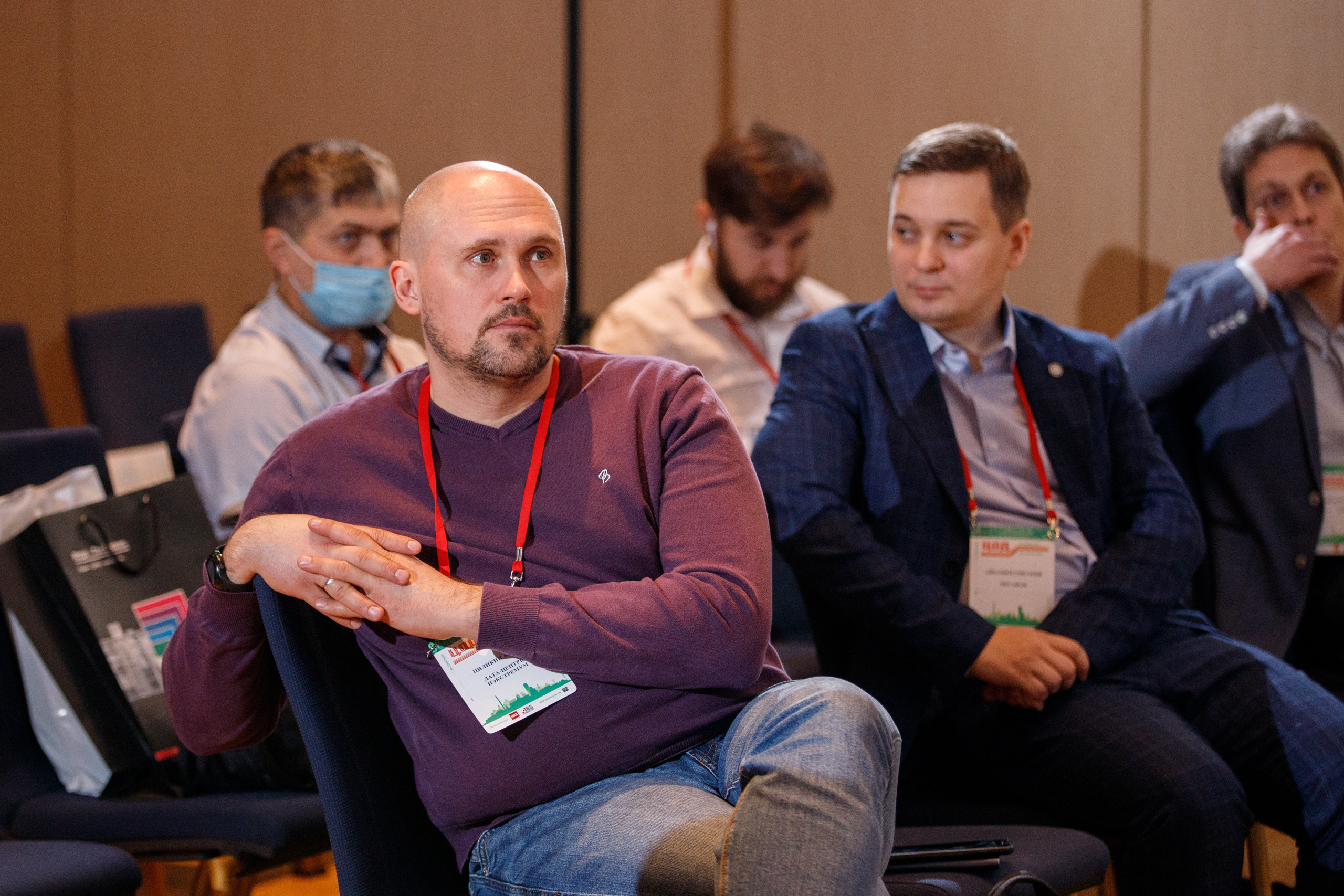 Фотограф на выставку. Контент для бизнеса в Екатеринбурге Полдень Медиа