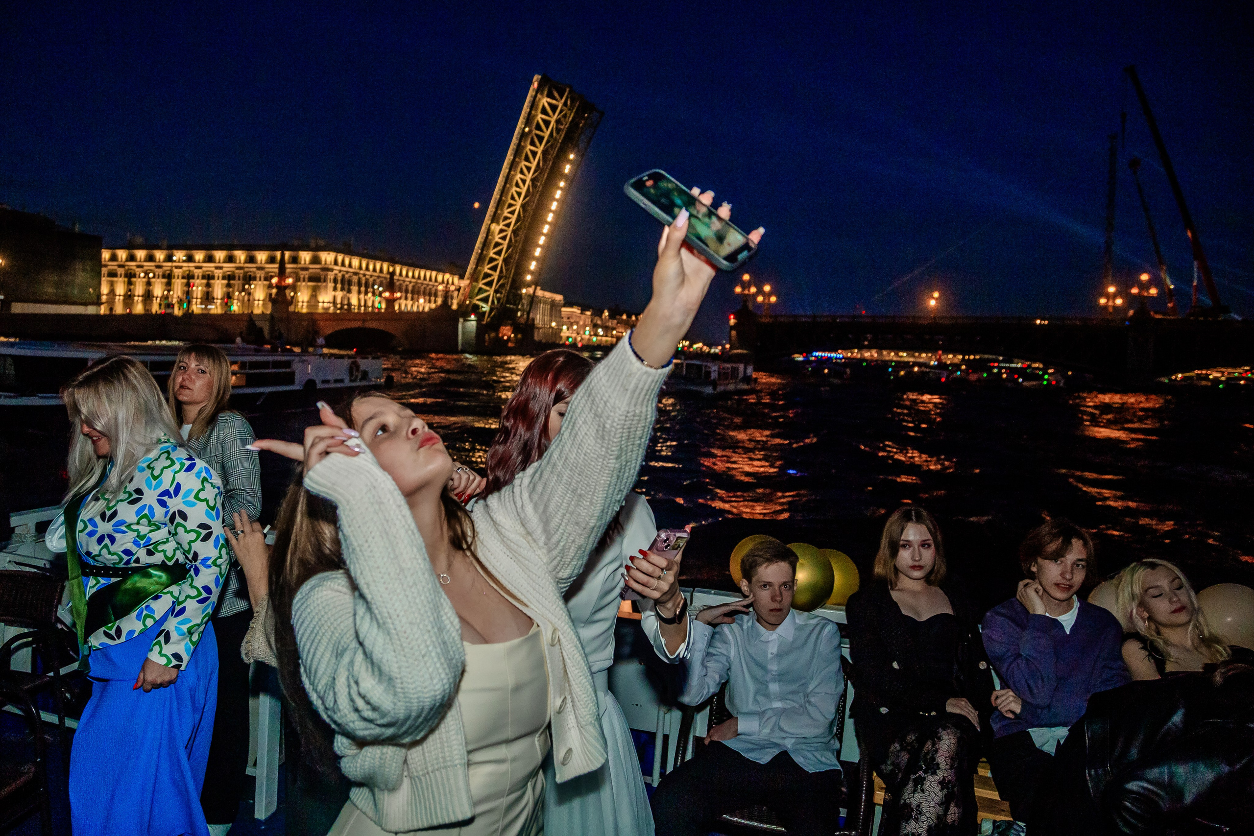 Выпускной на теплоходе. Фотограф в Санкт-Петербурге Чумаков Семен