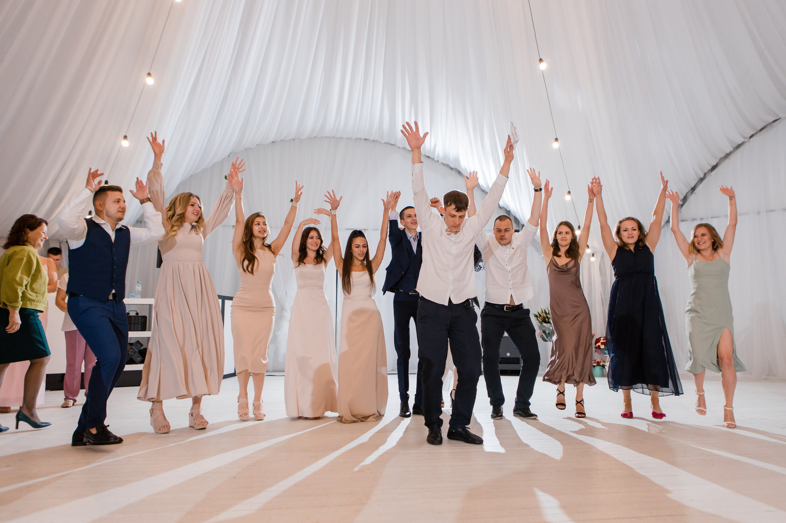 Свадебная фотосессия Сергея и Татьяны. Наша свадебная сказка. Видеосъемка и фотосъемка свадеб. Фотограф и оператор на свадьбу. Видеосъемка подкастов, собственная видео-фотостудии. Предметная фотосъемка