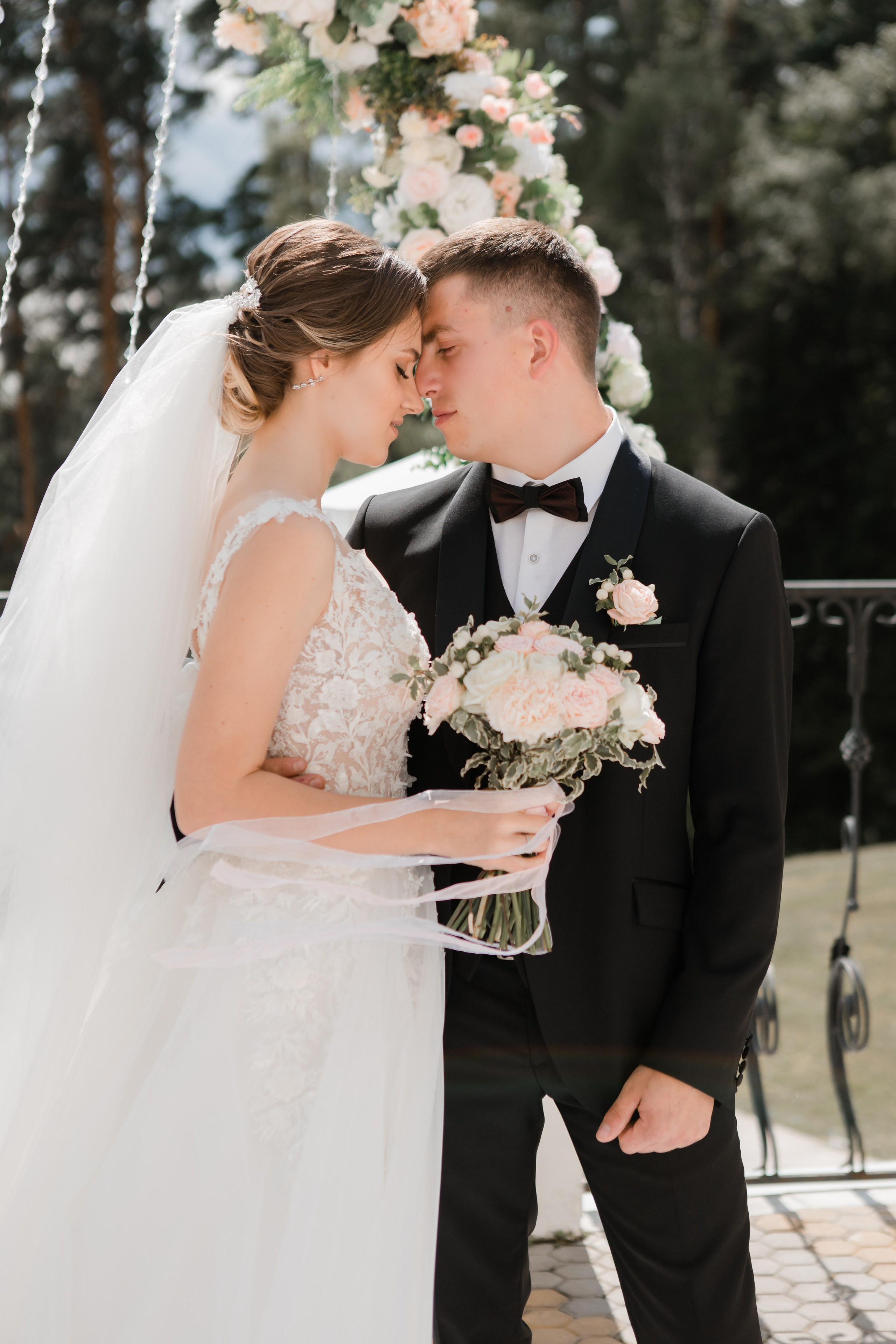 Свадебная фотосъемка Михаила и Ольги. День нашей свадьбы. Видеосъемка и фотосъемка свадеб. Фотограф и оператор на свадьбу. Видеосъемка подкастов, собственная видео-фотостудии. Предметная фотосъемка