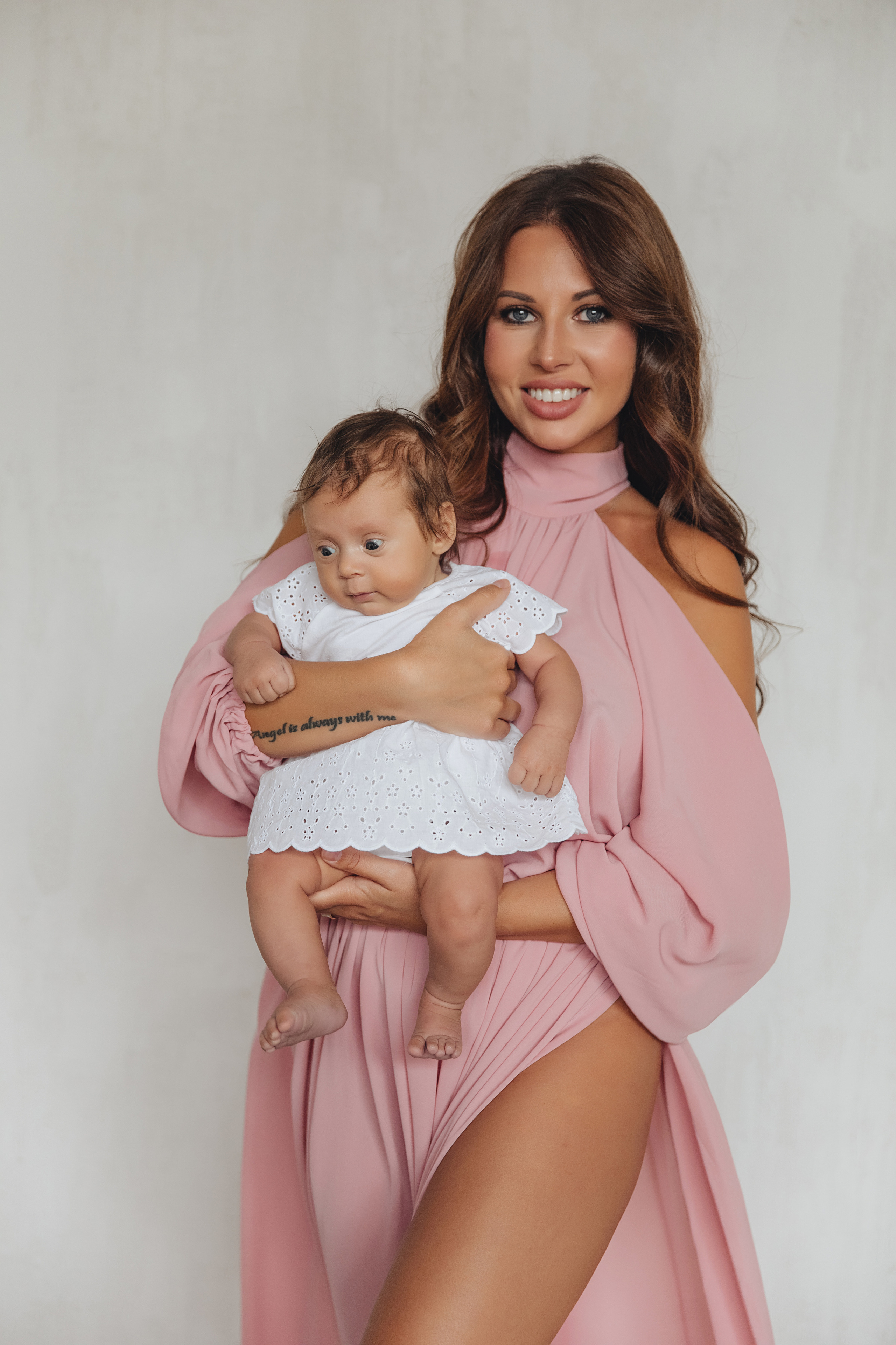 Розовое платье. NatalieDmi — фотосессия беременности, семейный фотограф, портрет