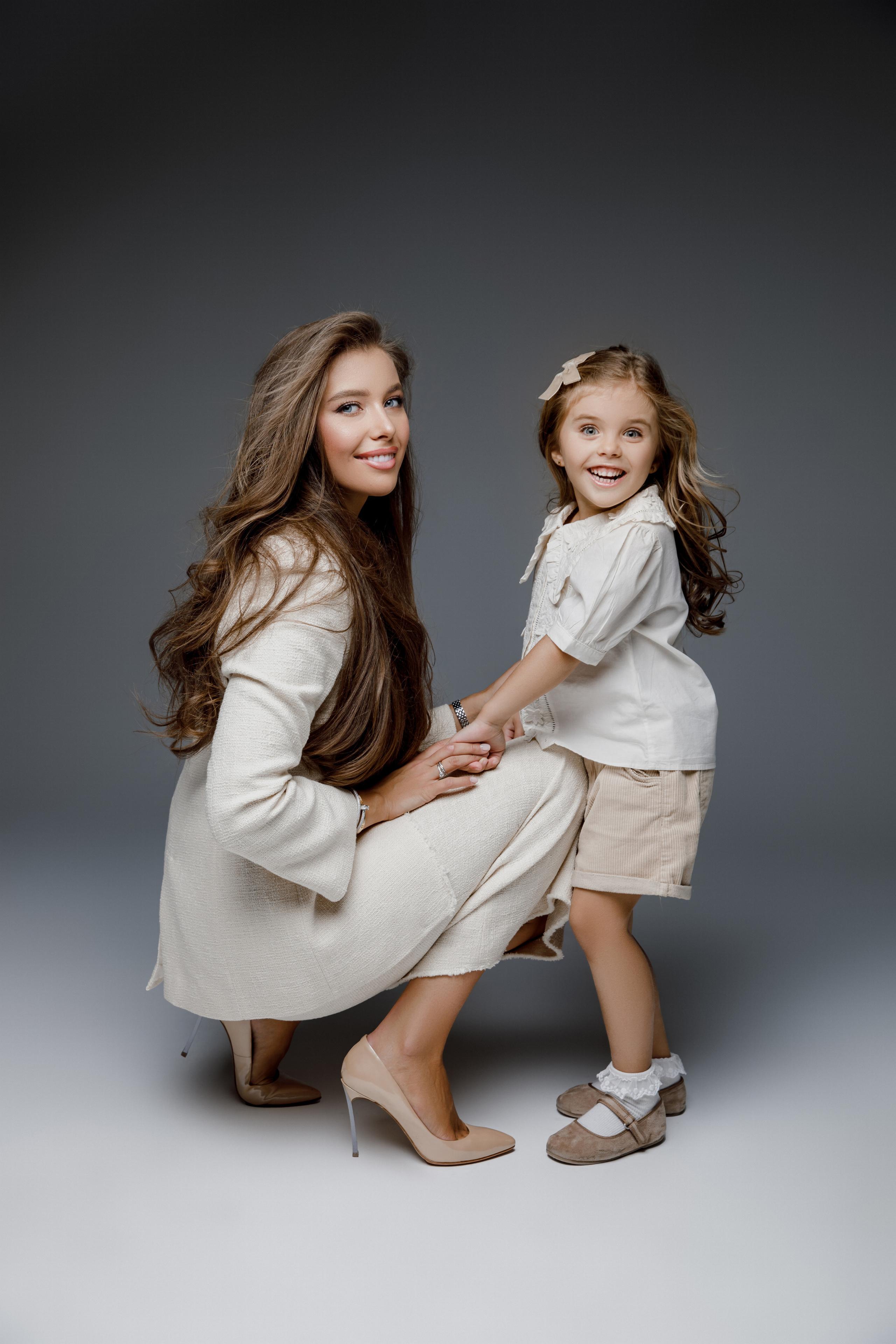 Ксения и Мира. NatalieDmi — фотосессия беременности, семейный фотограф, портрет