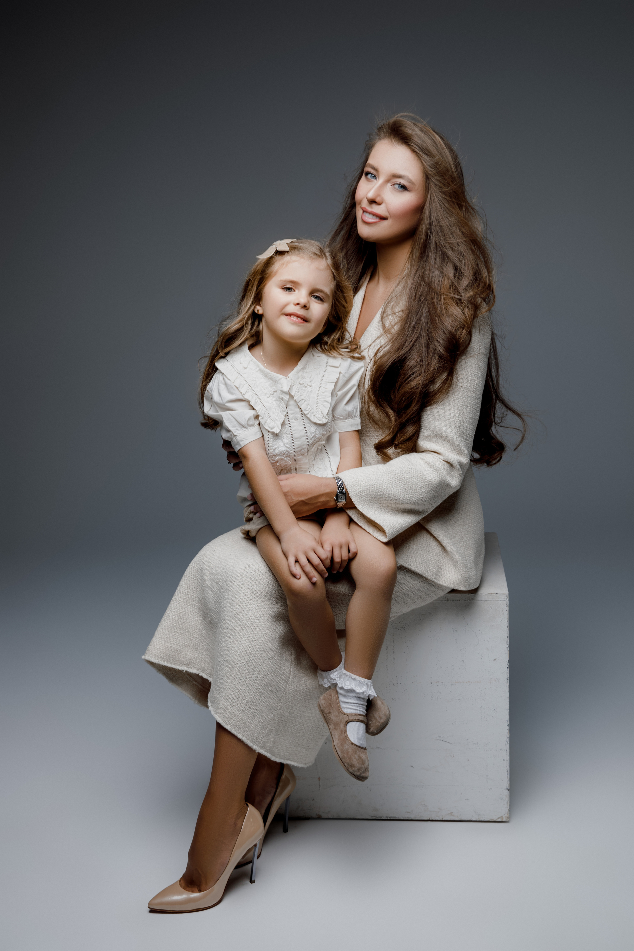 Ксения и Мира. NatalieDmi — фотосессия беременности, семейный фотограф, портрет