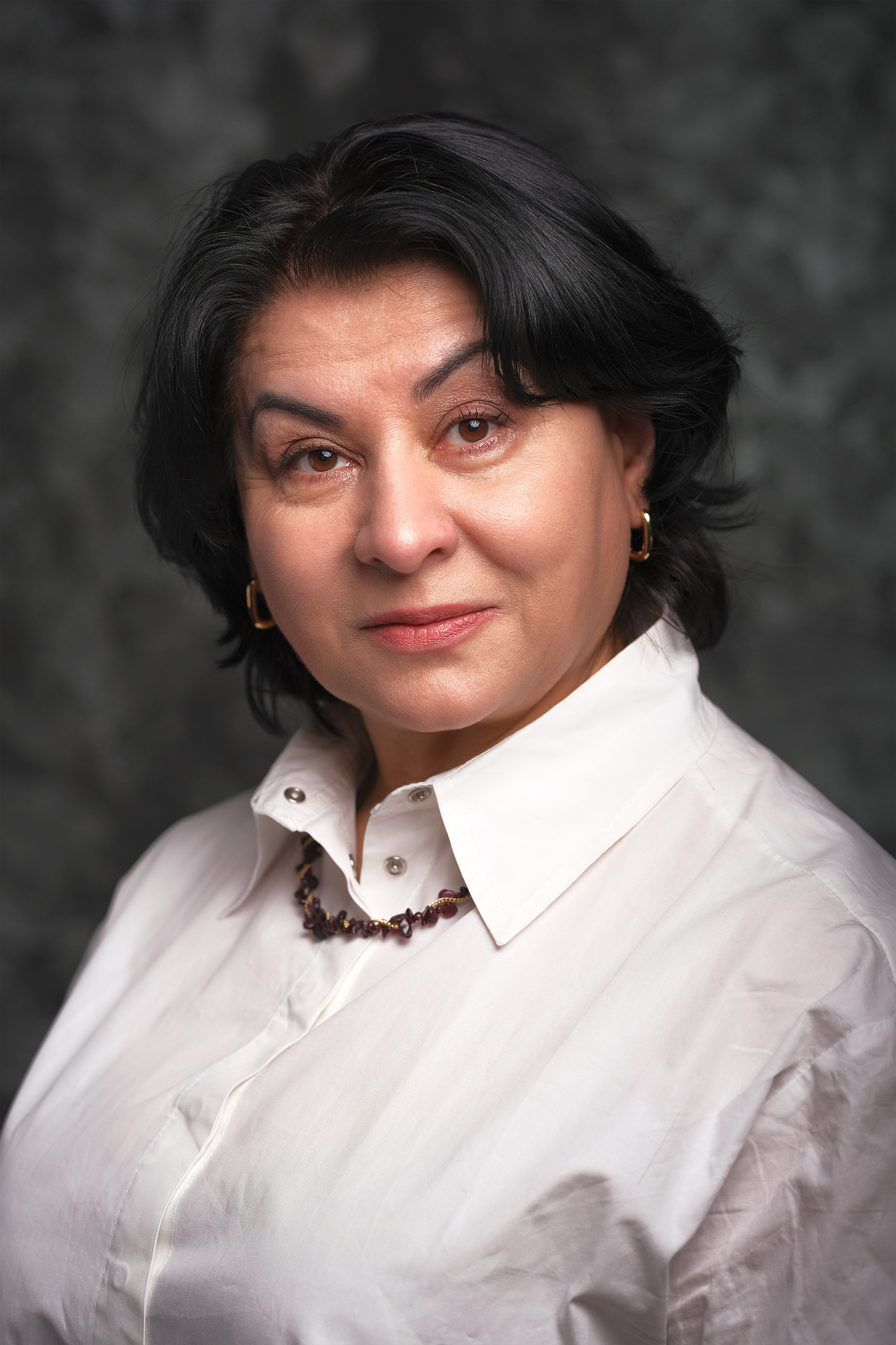 Сделать фото в деловом стиле Зеленограде, бизнес портрет, деловой портрет, фото для резюме. Фото на документы в Зеленограде. Фото на паспорт. Портретная фотостудия ЛукБук. Деловой портрет. Семейный портрет. Предметная фотосъемка