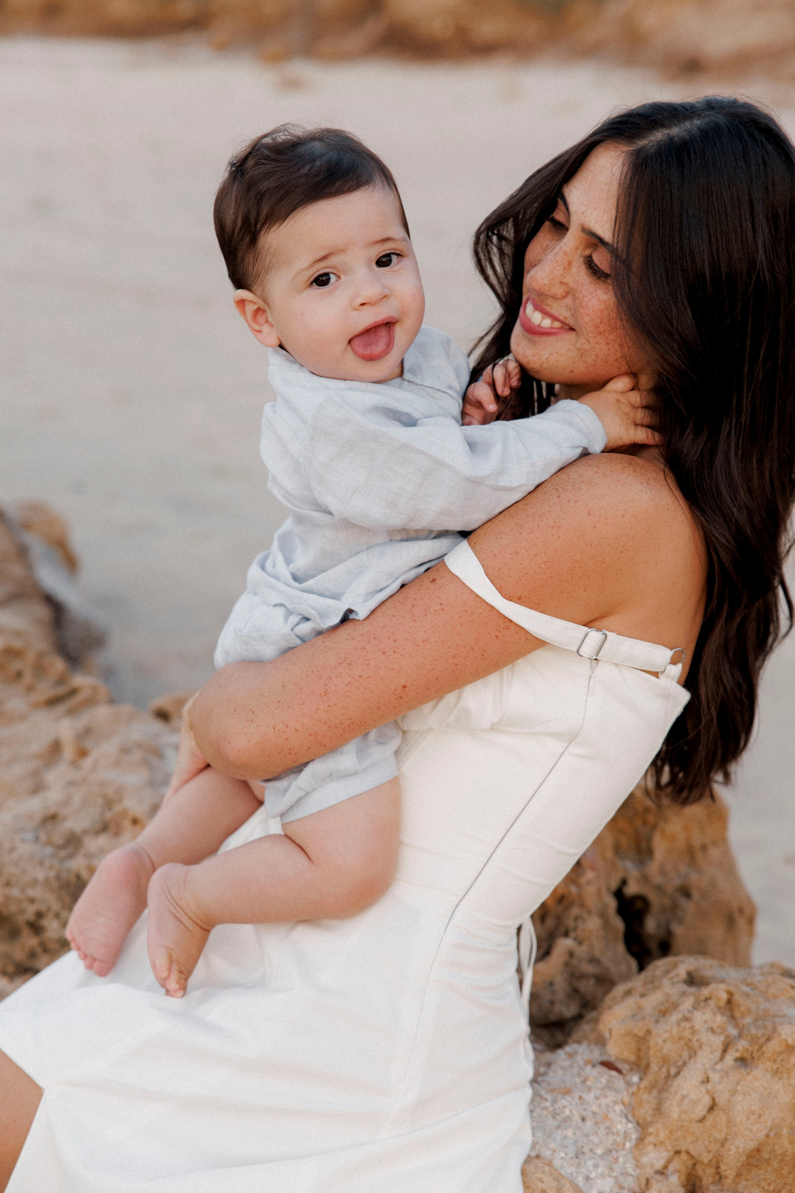 First year family photos near the sea. Главная