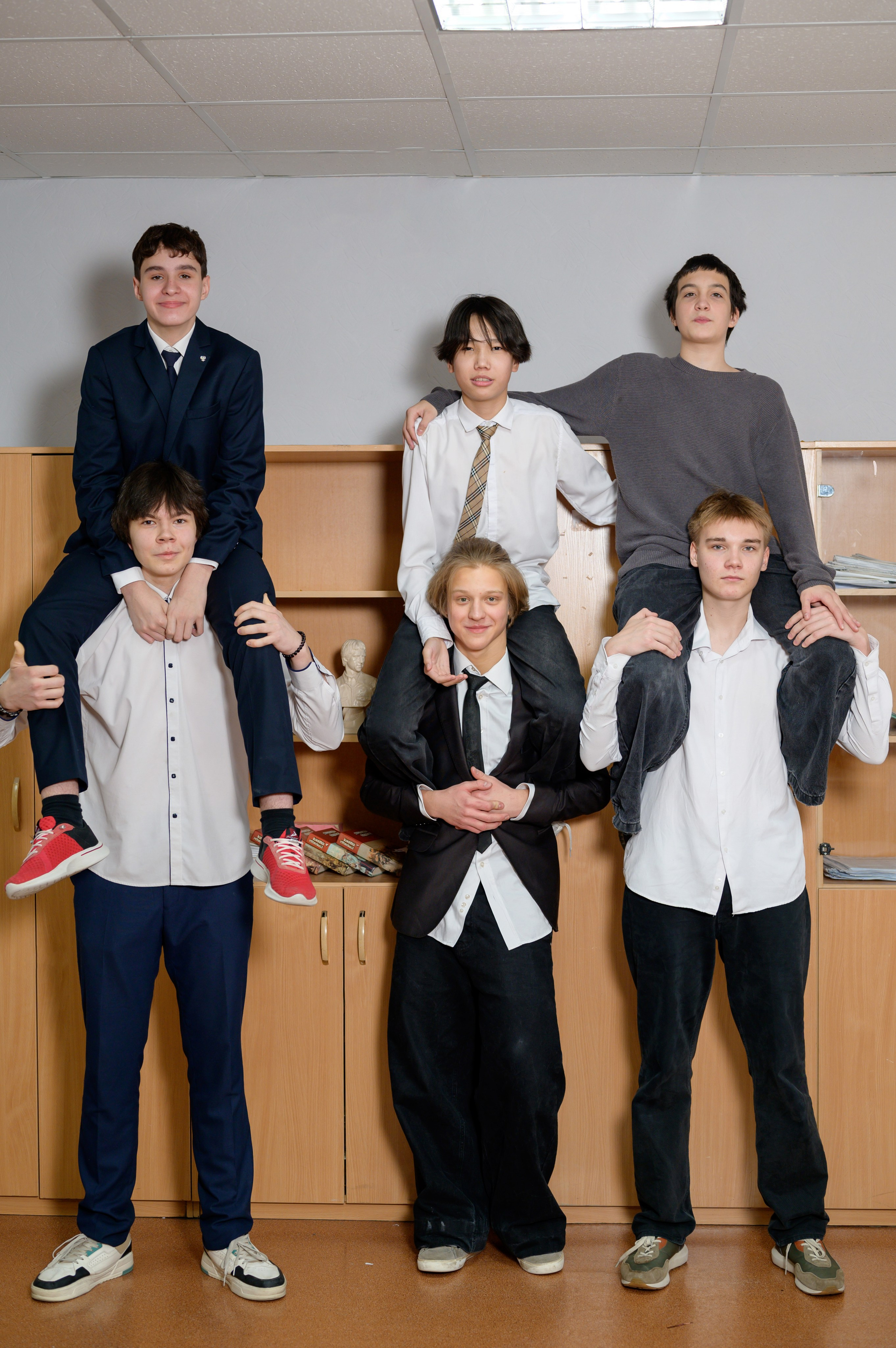 Выпускные альбомы 9 класс. Фотограф новорожденных, семейный детский в Тюмени Татьяна Морозова