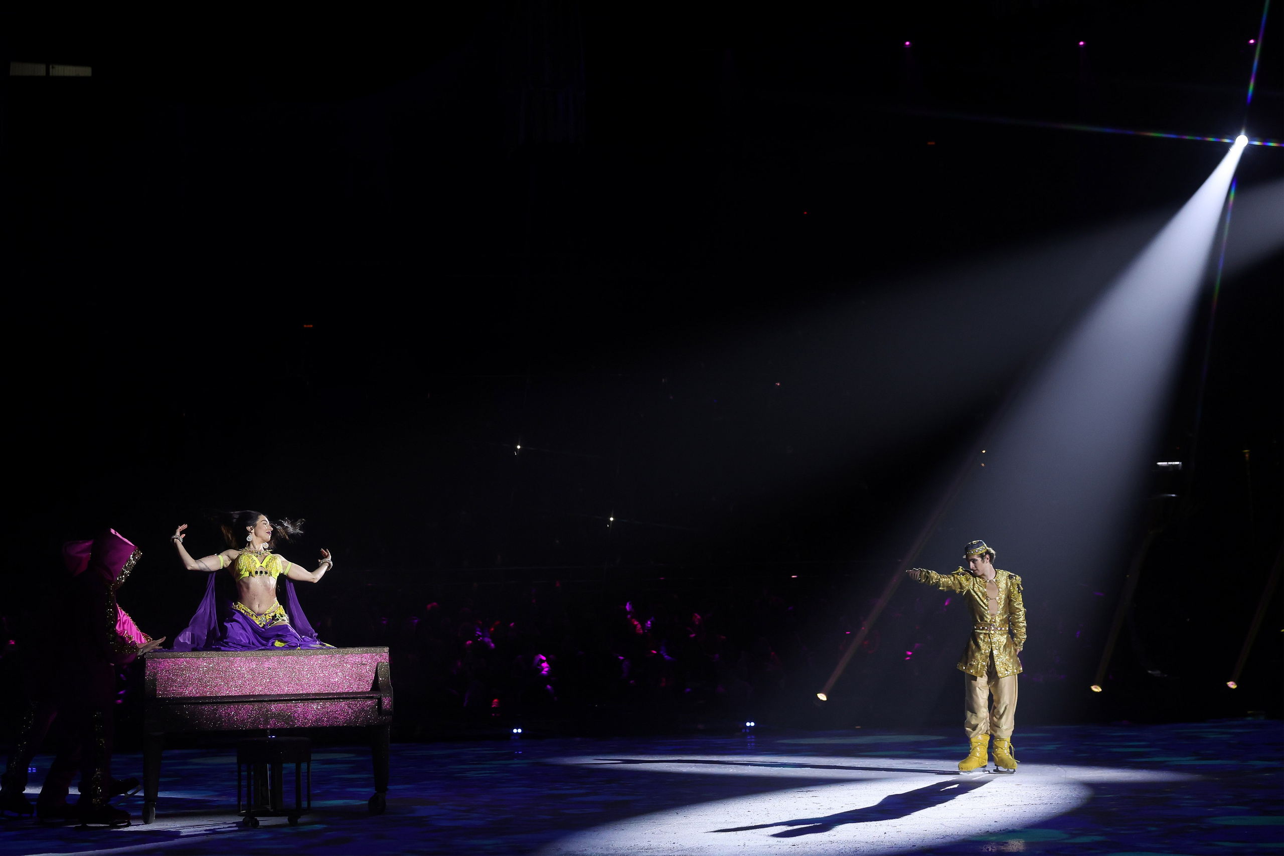 «История любви Шахеризады» шоу на льду 03.01.2024. Спортивный и репортажный фотограф Антон Тереханов