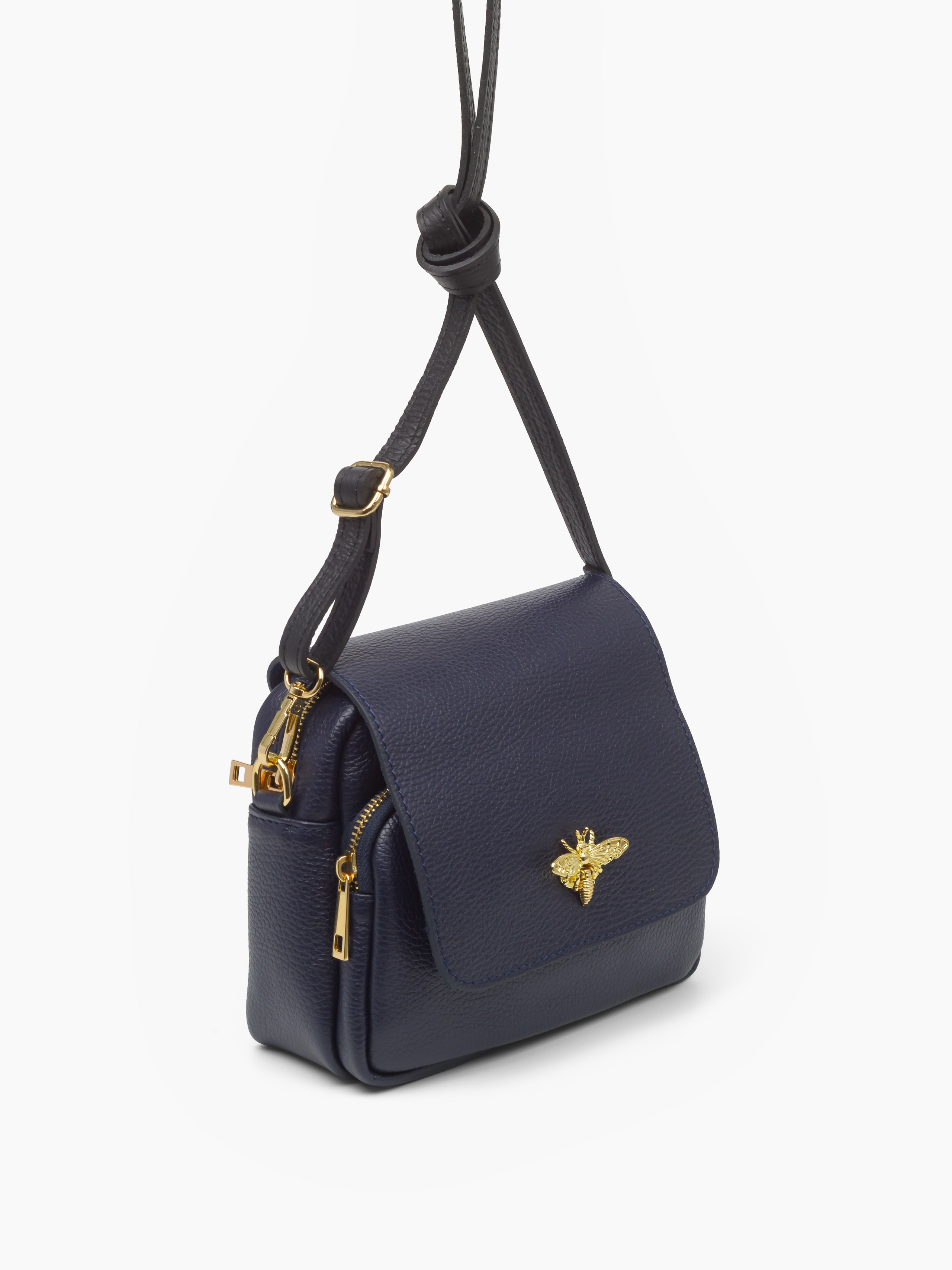 Сумки. Предметный фотограф, инфографика и видео в Санкт-Петербурге