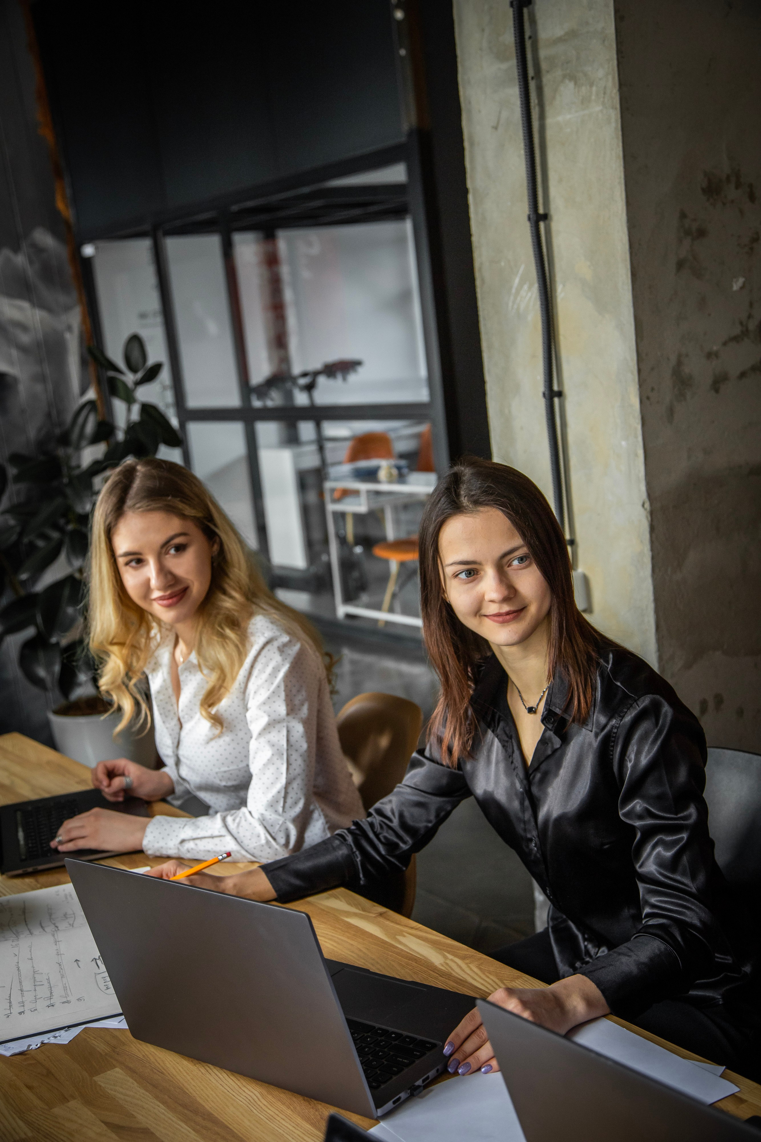 Фотосессия для бизнеса, контент для соцсетей, фото сотрудников. Свадебная, репортажная и бизнес съёмка в Ростове-на-Дону