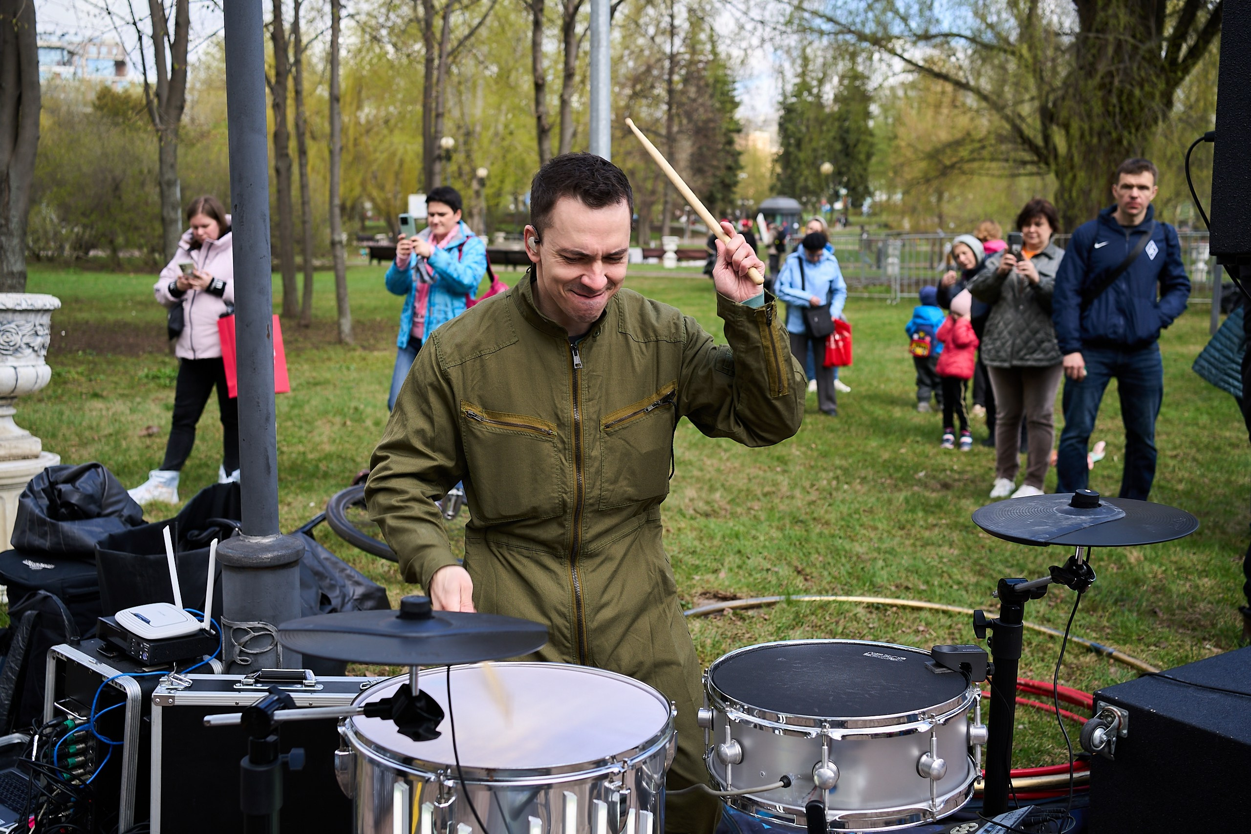Субботник у Управления делами Мэра и Правительства Москвы. Фотограф и Видеограф в Москве. Олег Корушев
