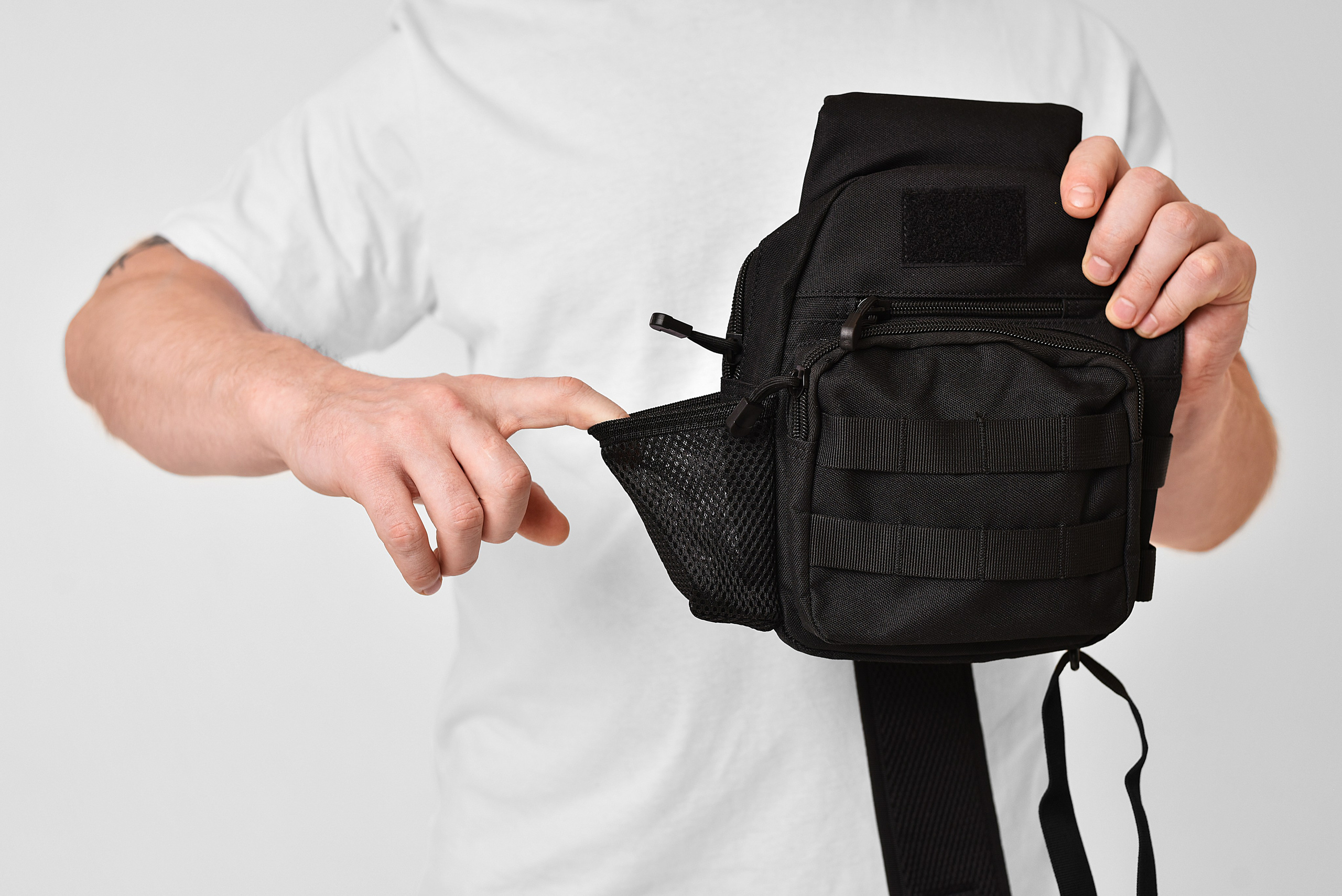 Кейс «Мужские сумки» для маркетплейсов. Фотограф Таина Комбарова