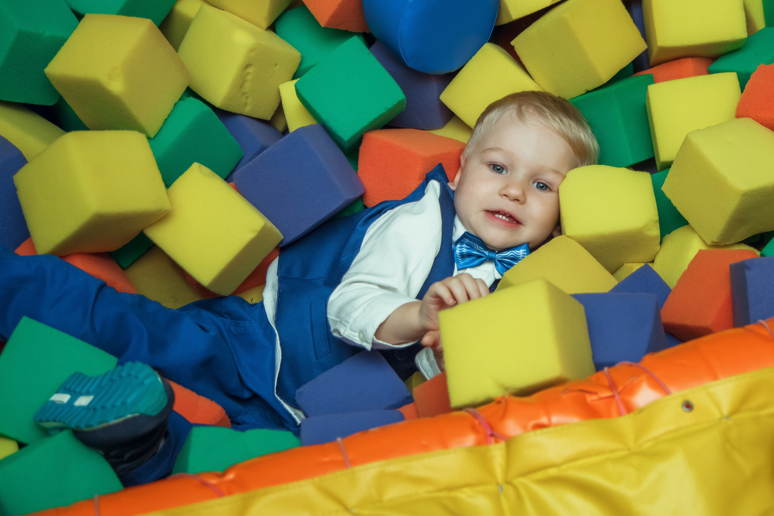 2 годика Артемию. Фотограф на Крещение, семейный фотограф в Москве