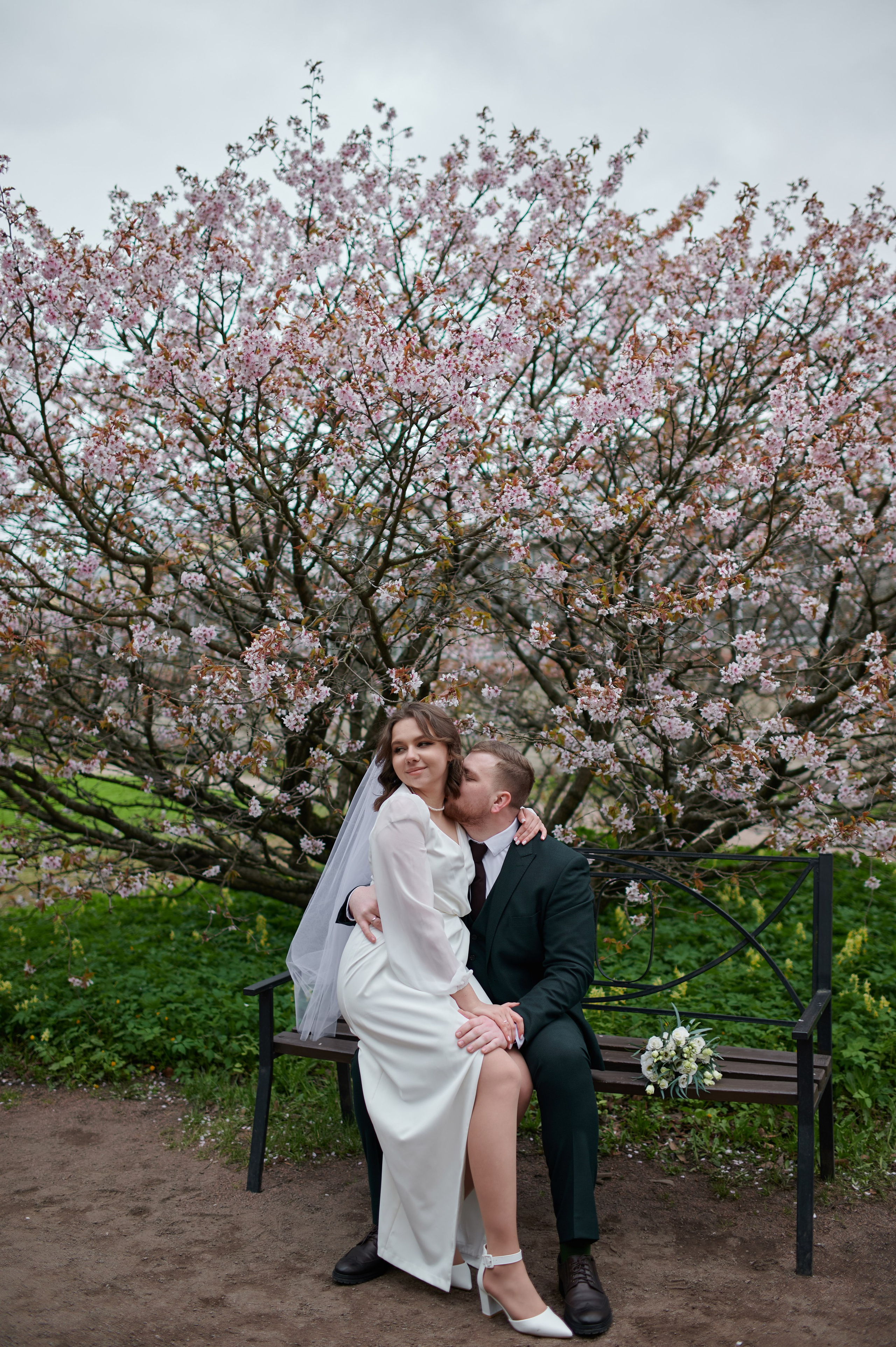 Ксения и Егор (фотосессия в ЗАГСе Петроградского района, Ботаническом саду с сакурой). Портретный, семейный и свадебный фотограф в Санкт-Петербурге и в Пушкине Ширяев Денис