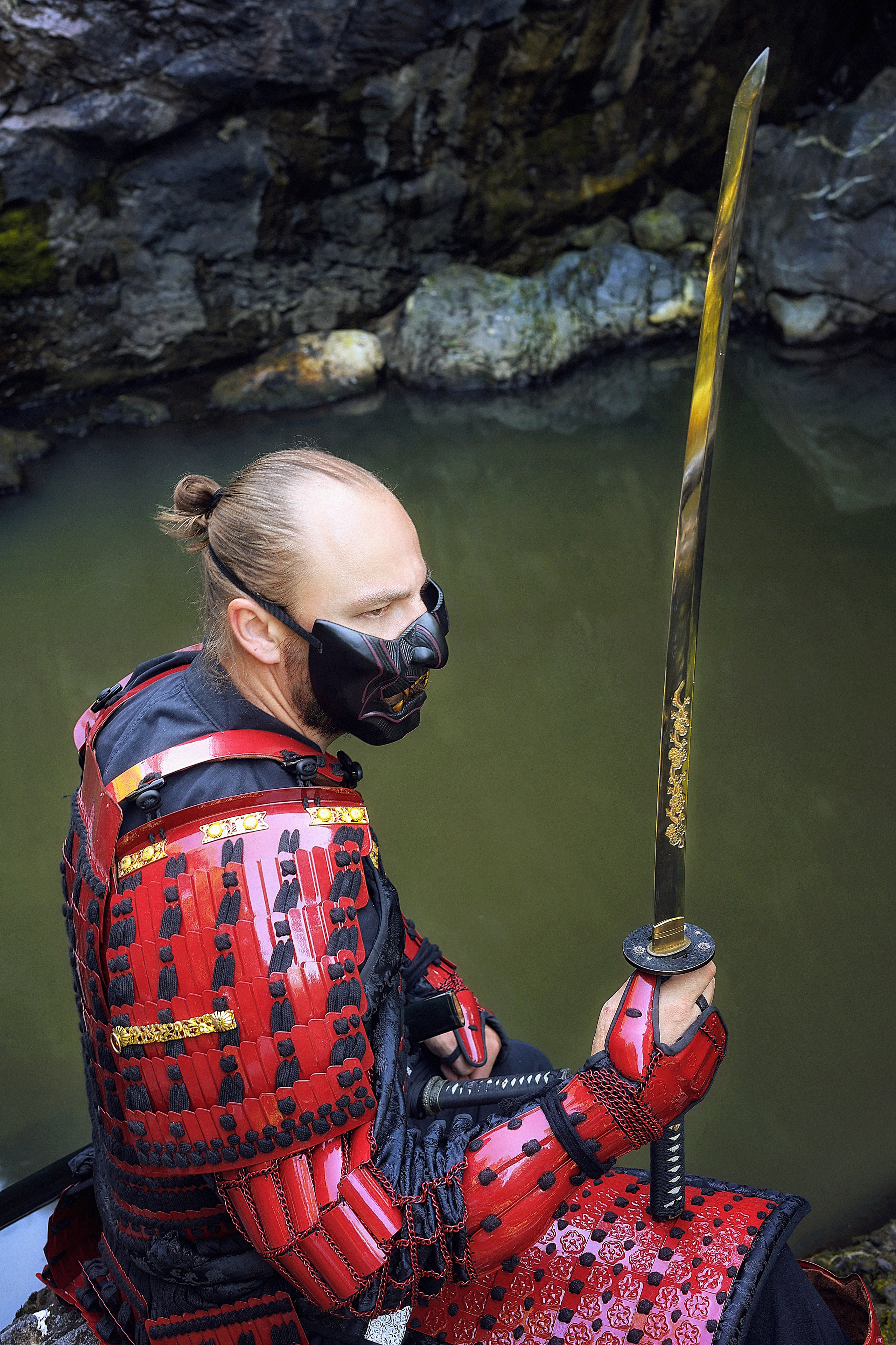 Последний самурай в самурайских доспехах с катаной. Эксклюзивный фотограф японских сказок в Екатеринбурге