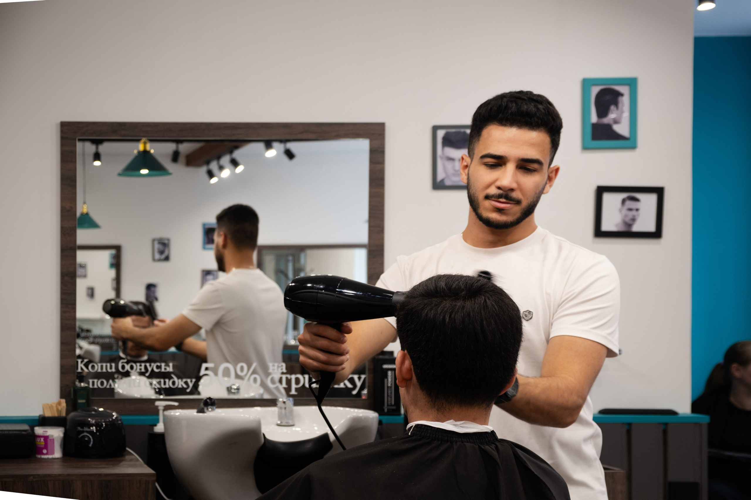 Съемка для барбершопа. Фотограф на камеру и мобильная съемка в Казани Лидия