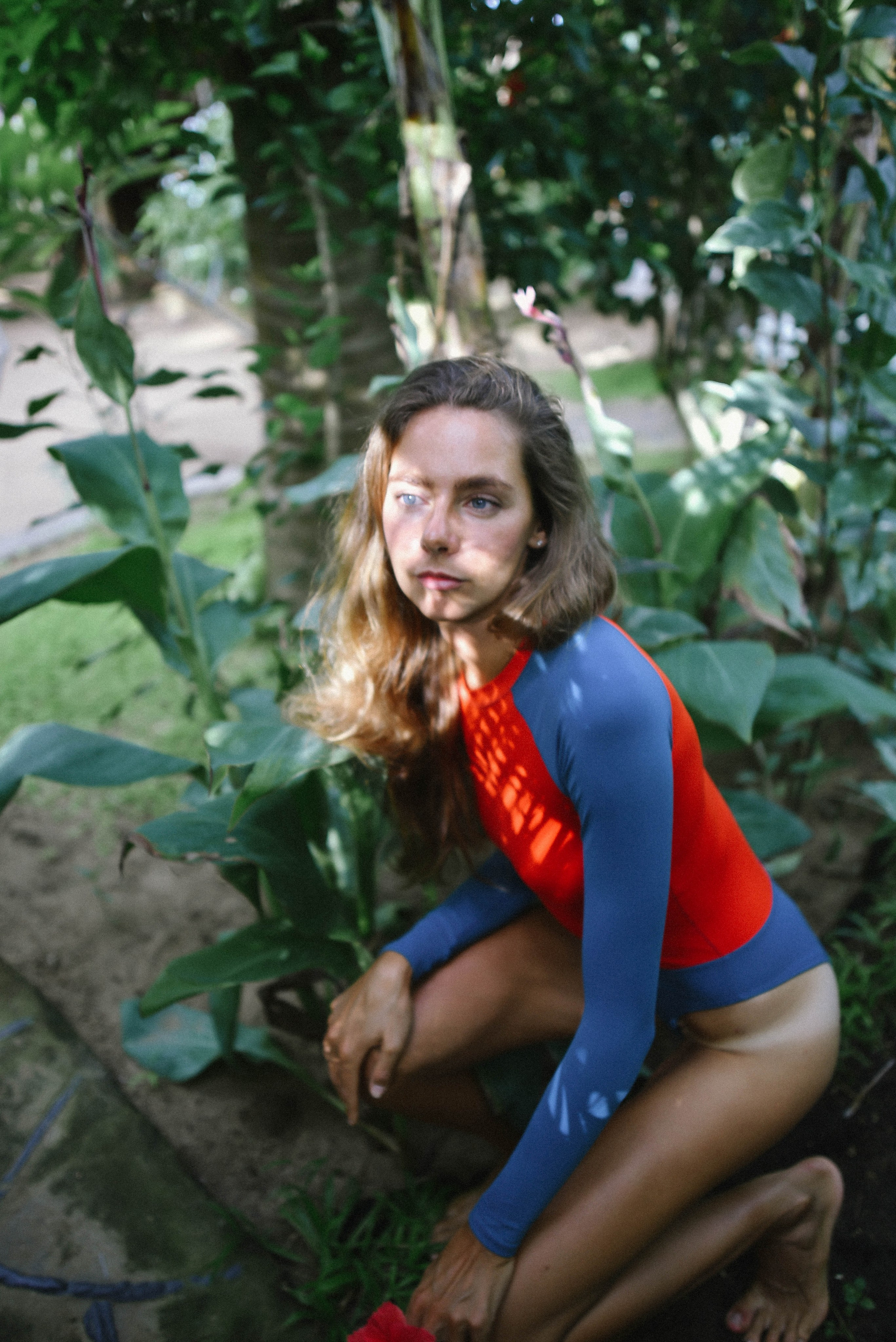 Съемка серфинга с воды в Аругам Бэй | Девушка на волнах восточного побережья. Фотограф на Шри-Ланке