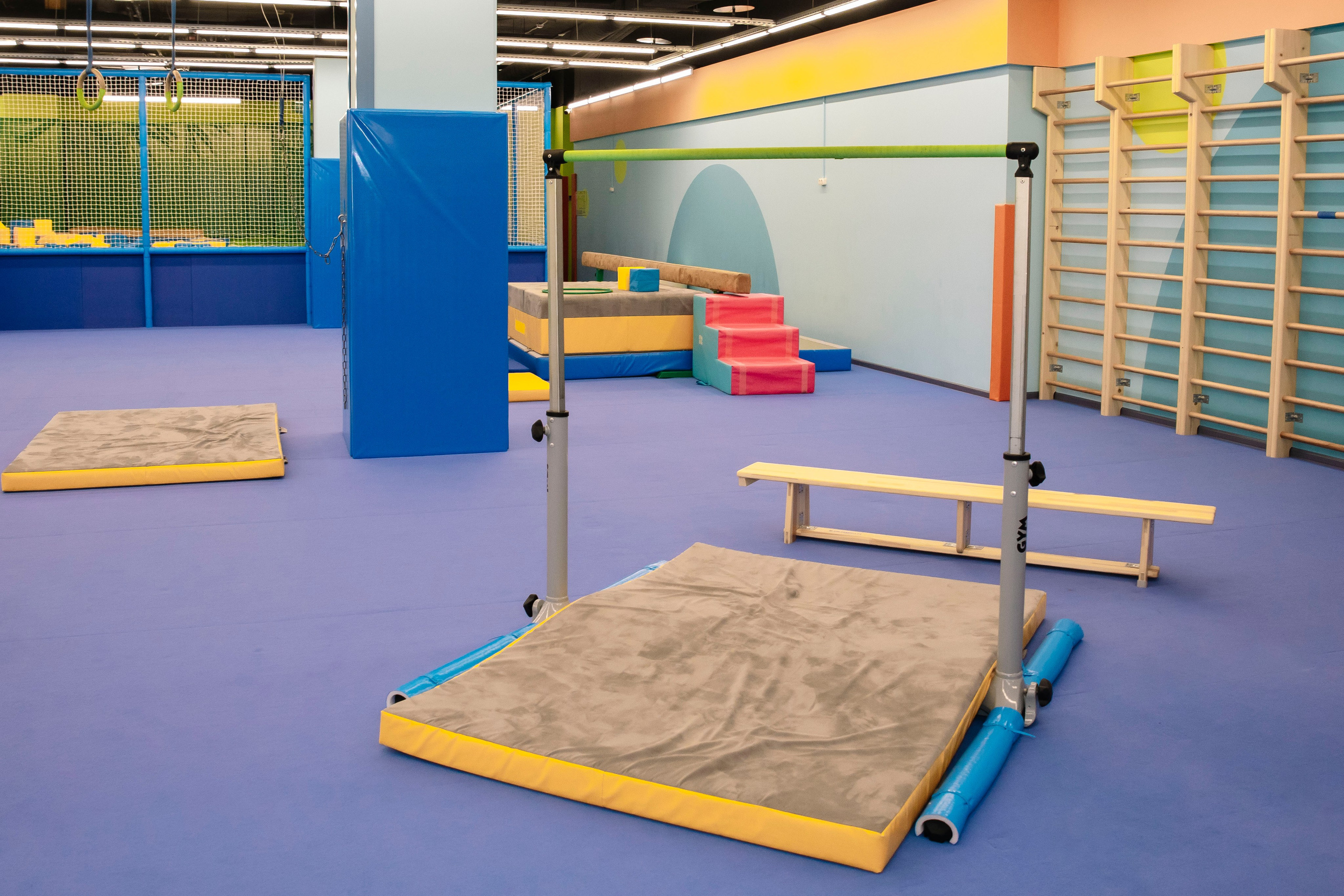 Соревнования по гимнастике в Gymkids Чертаново. Профессиональный фотограф в Москве | Заказать фотосессию и съемку