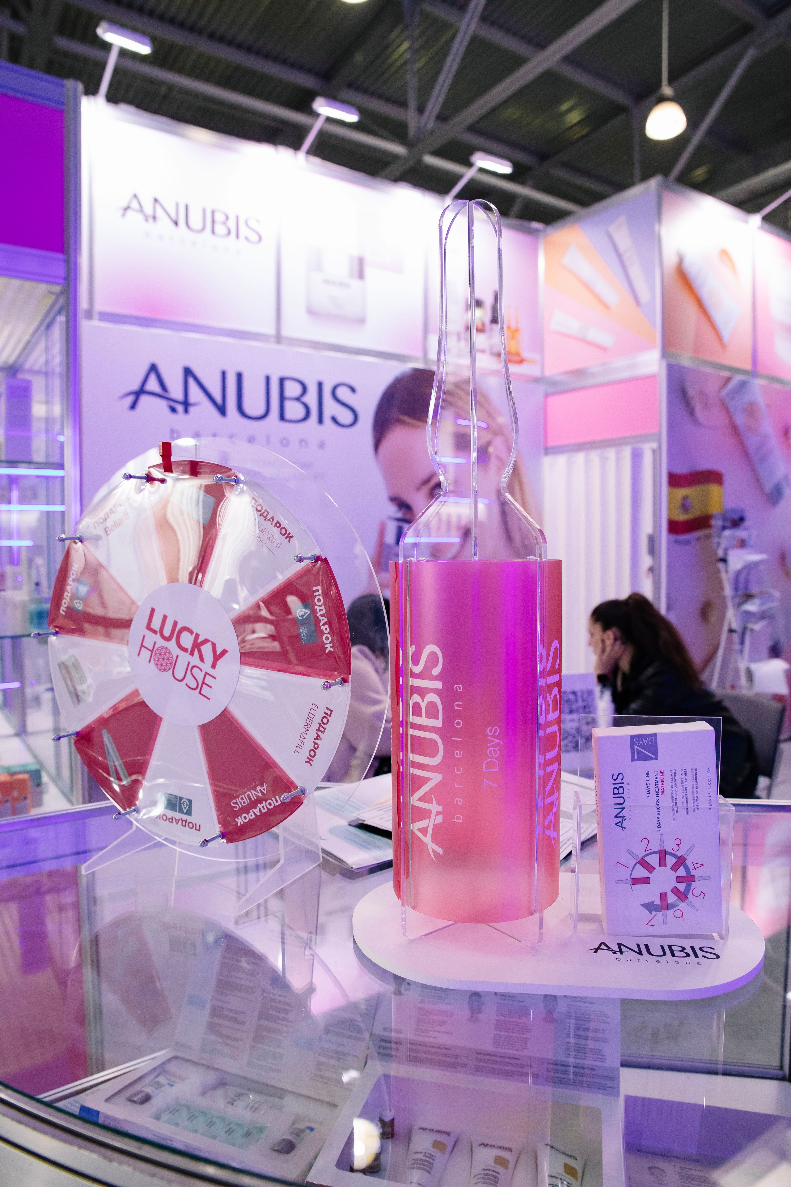 Выставка BEAUNITY by InterCHARM 2026. Профессиональный фотограф в Москве | Заказать фотосессию и съемку