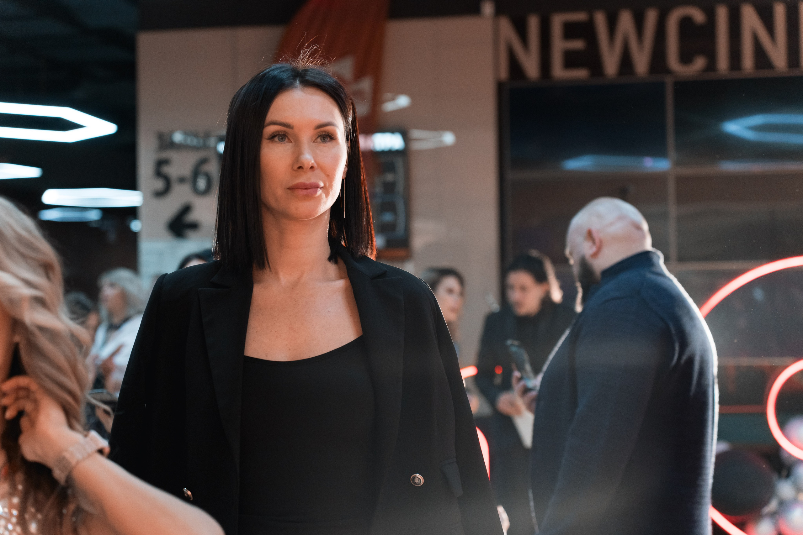 Веб-сериал «МЫ». Для тех, кто не ждёт удачи, а создаёт её. Каждая фотосессия — это твой момент, твой стиль, твой успех. 📸