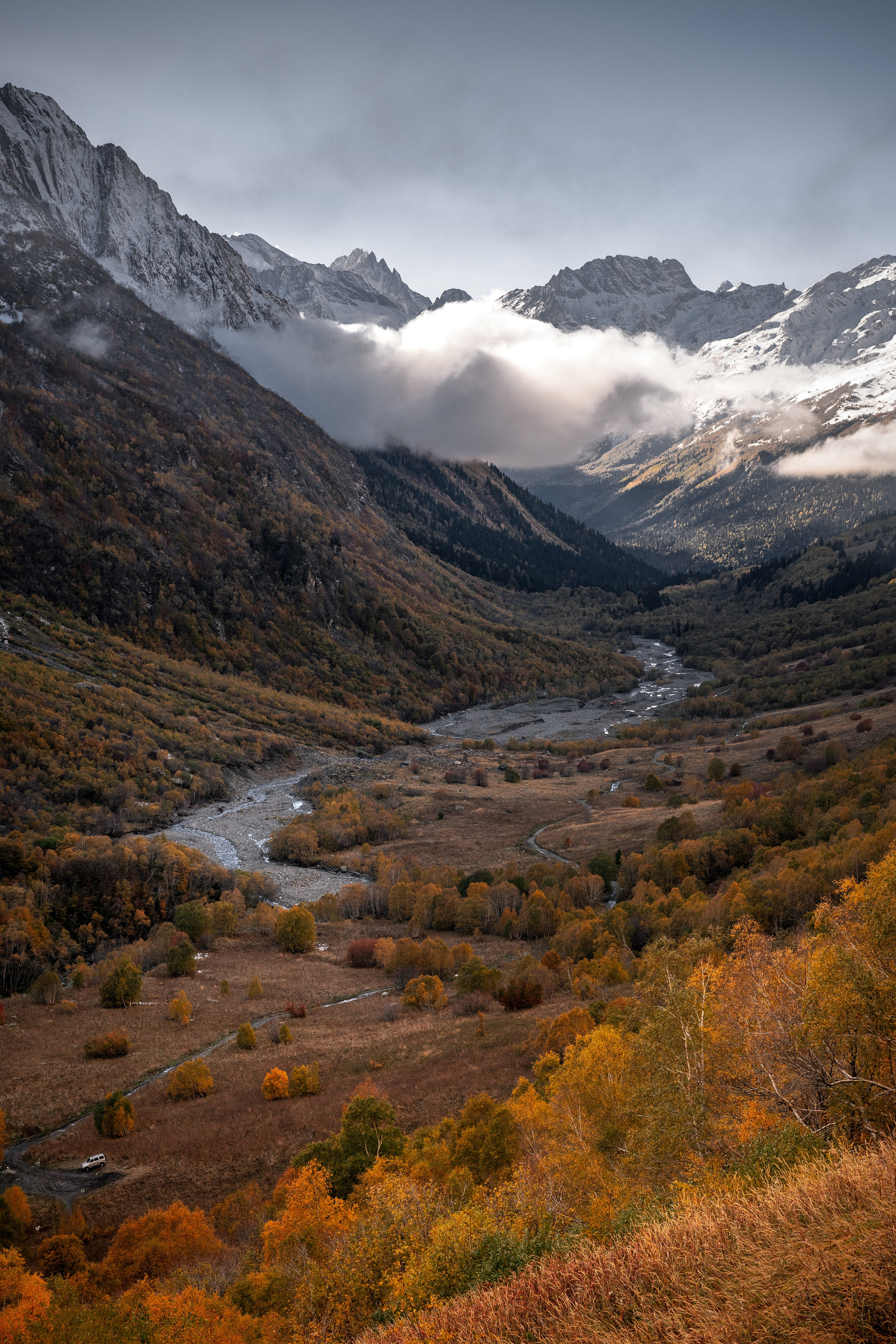 Облака над долиной Домбай-Ульген