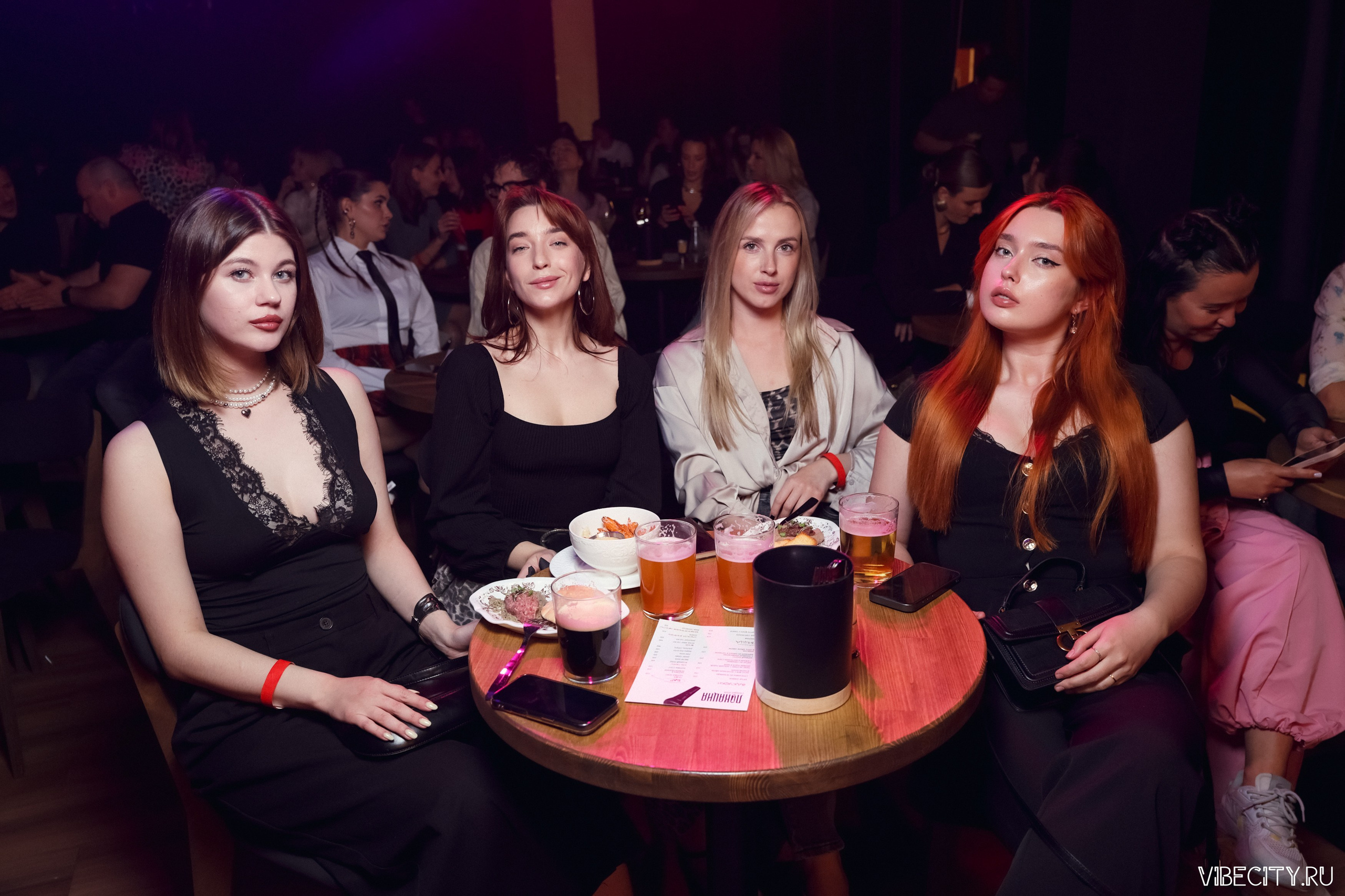 Стендап клуб Локация. VIBECITY.RU Вайб Сити Ру Фоторепортажи Фотоотчеты Калининград
