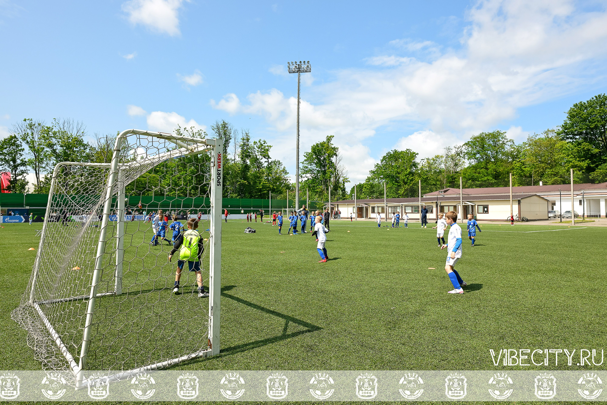 Большие Звезды светят Малым. VIBECITY.RU Вайб Сити Ру Фоторепортажи Фотоотчеты Калининград