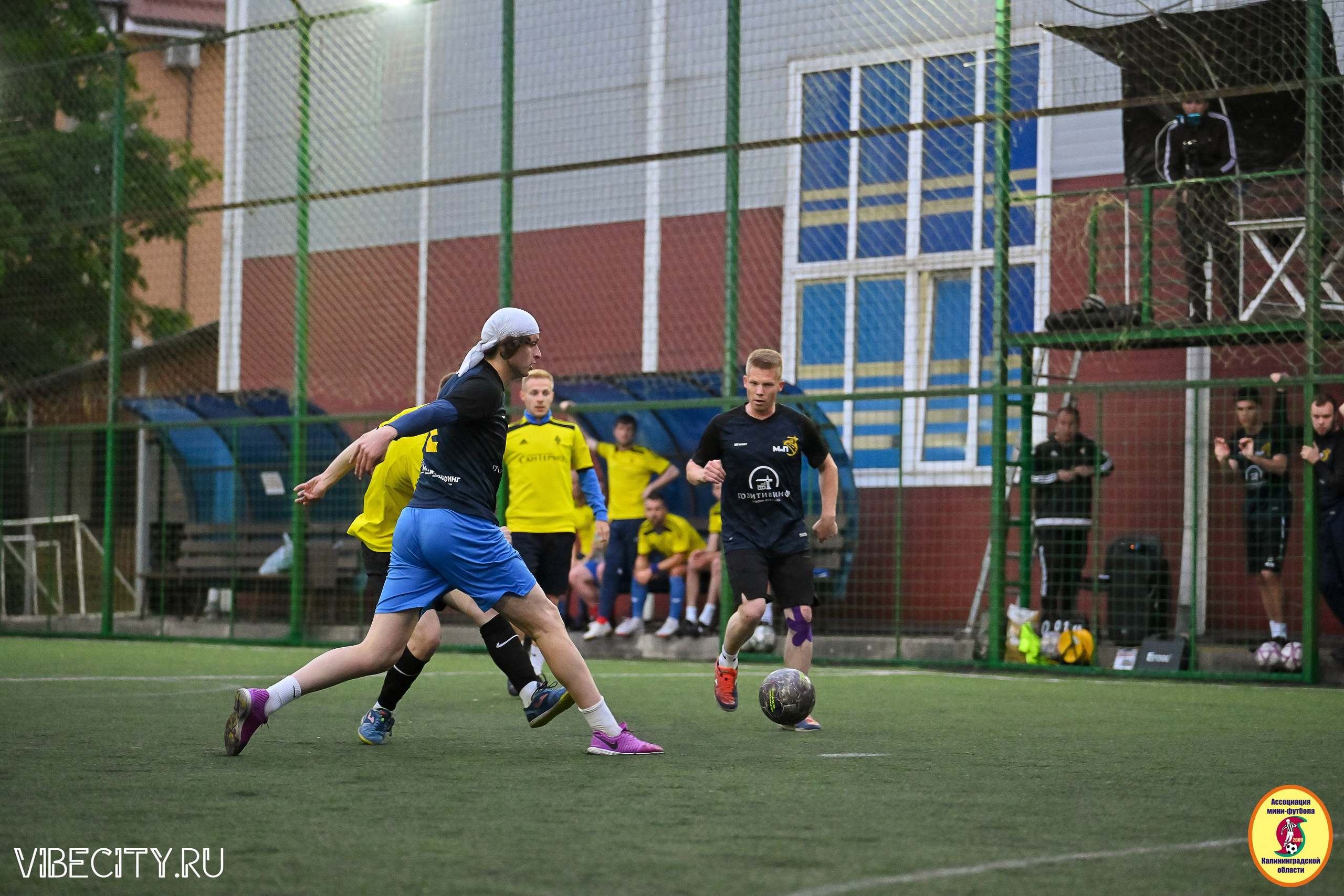 ИГРЫ МИНИ-ФУТБОЛЬНОЙ И КОРПОРАТИВНОЙ ЛИГИ. VIBECITY.RU Вайб Сити Ру Фоторепортажи Фотоотчеты Калининград