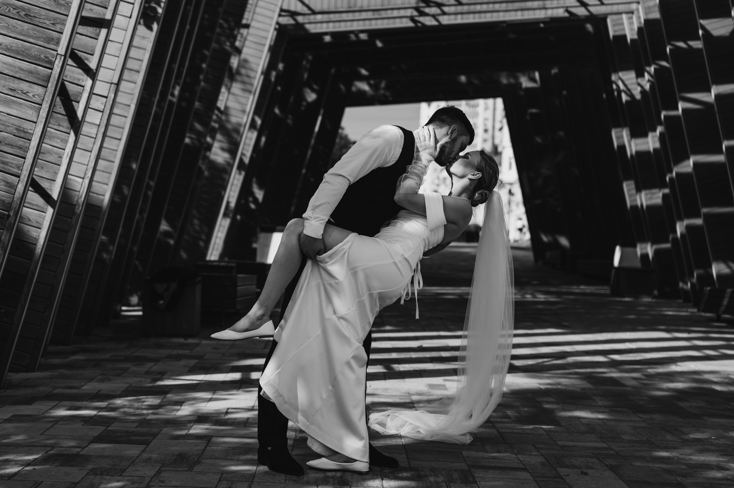 Даниил и Валерия. Черная утка. Полный день. Фотограф Екатерина Бочарникова