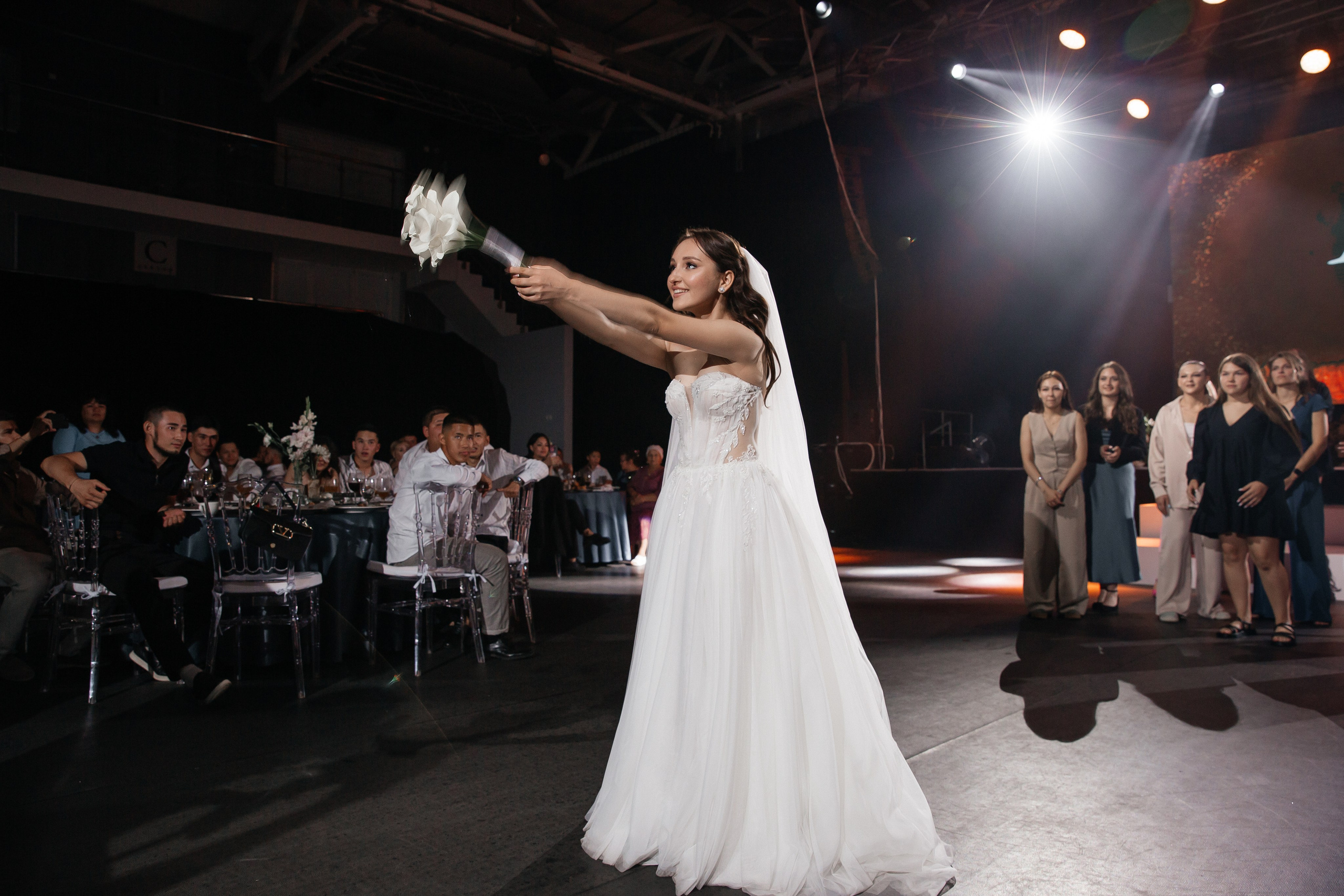 Уютная свадьба — Аскар и Катя на Марсовом поле. Свадебный фотограф в Оренбурге Илья Володьков