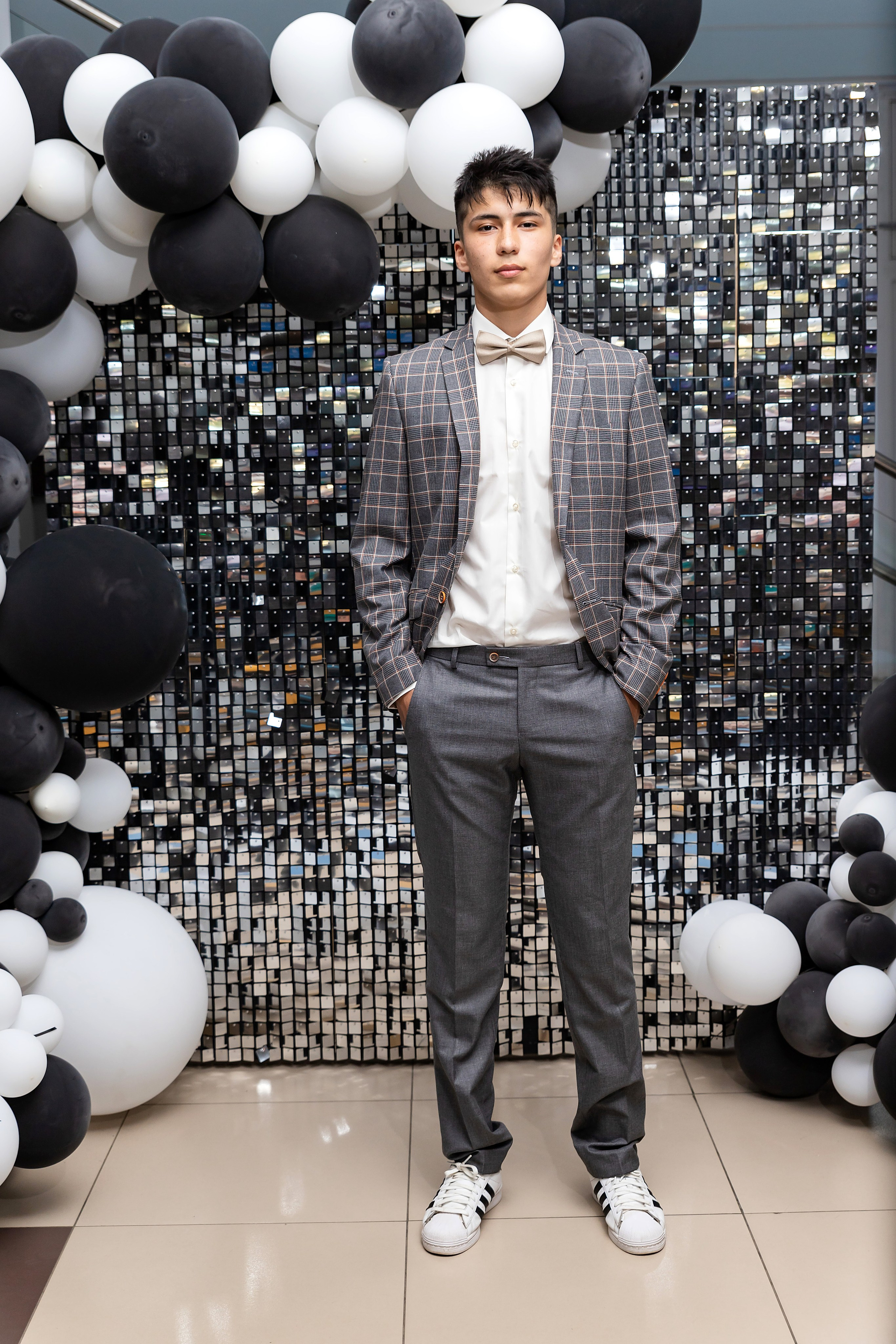 Фото выпуск 11 класс. Свадебный фотограф Марина Суворова и видеооператор Олег Петров