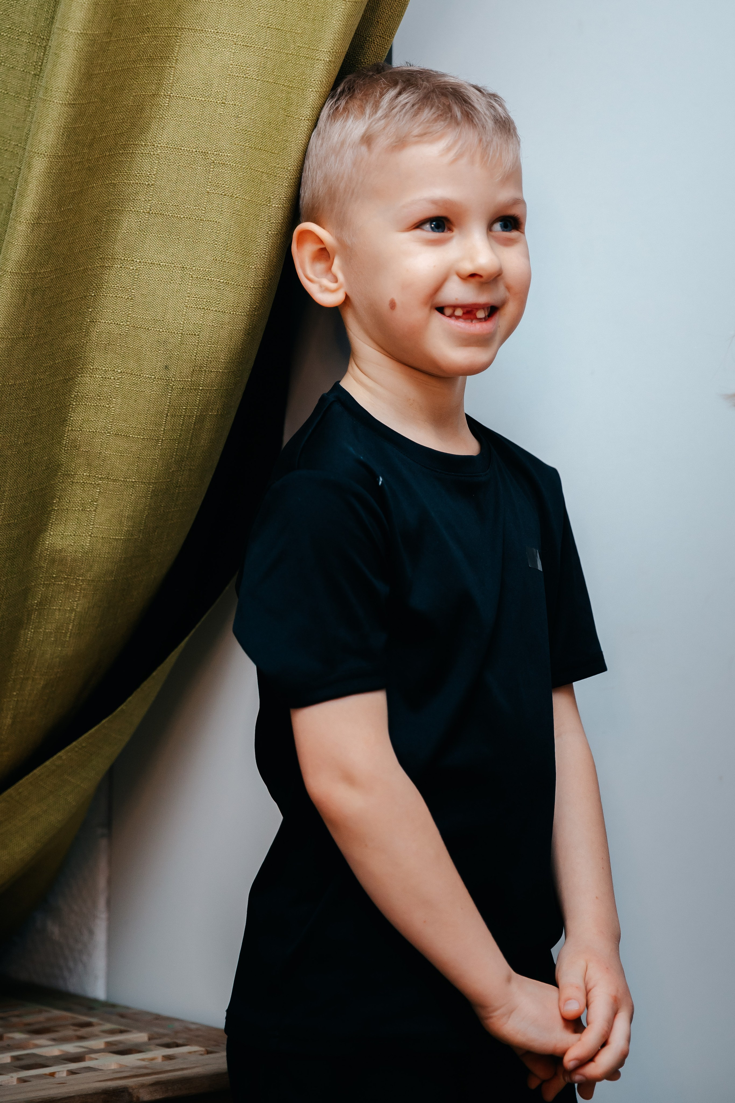 Новогодний утренник в Монтессори-школе. Семейный lifestyle фотограф в Санкт-Петербурге Людмила Пахомова