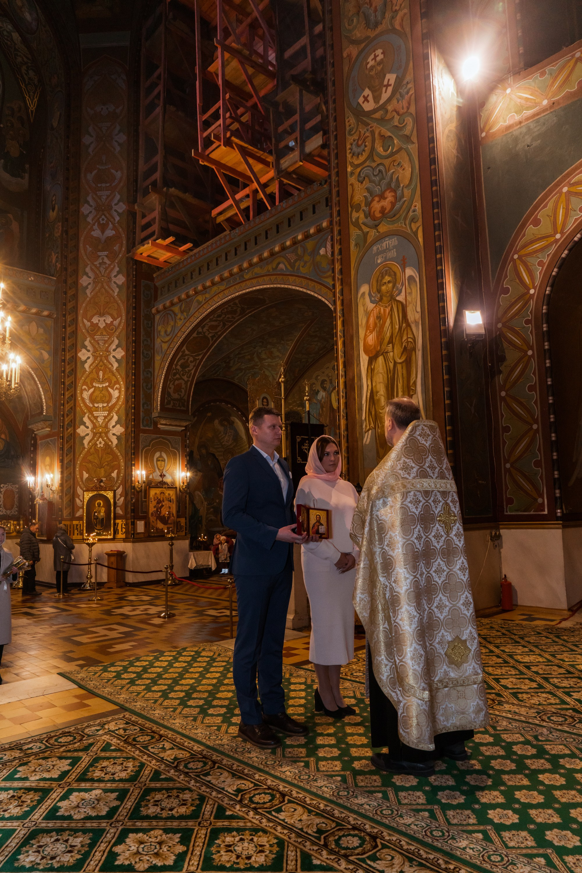 Венчание в храме Петра и Павла в Петергофе. Контент- фотограф, рилсмейкер в Санкт- Петербурге Елена Грие