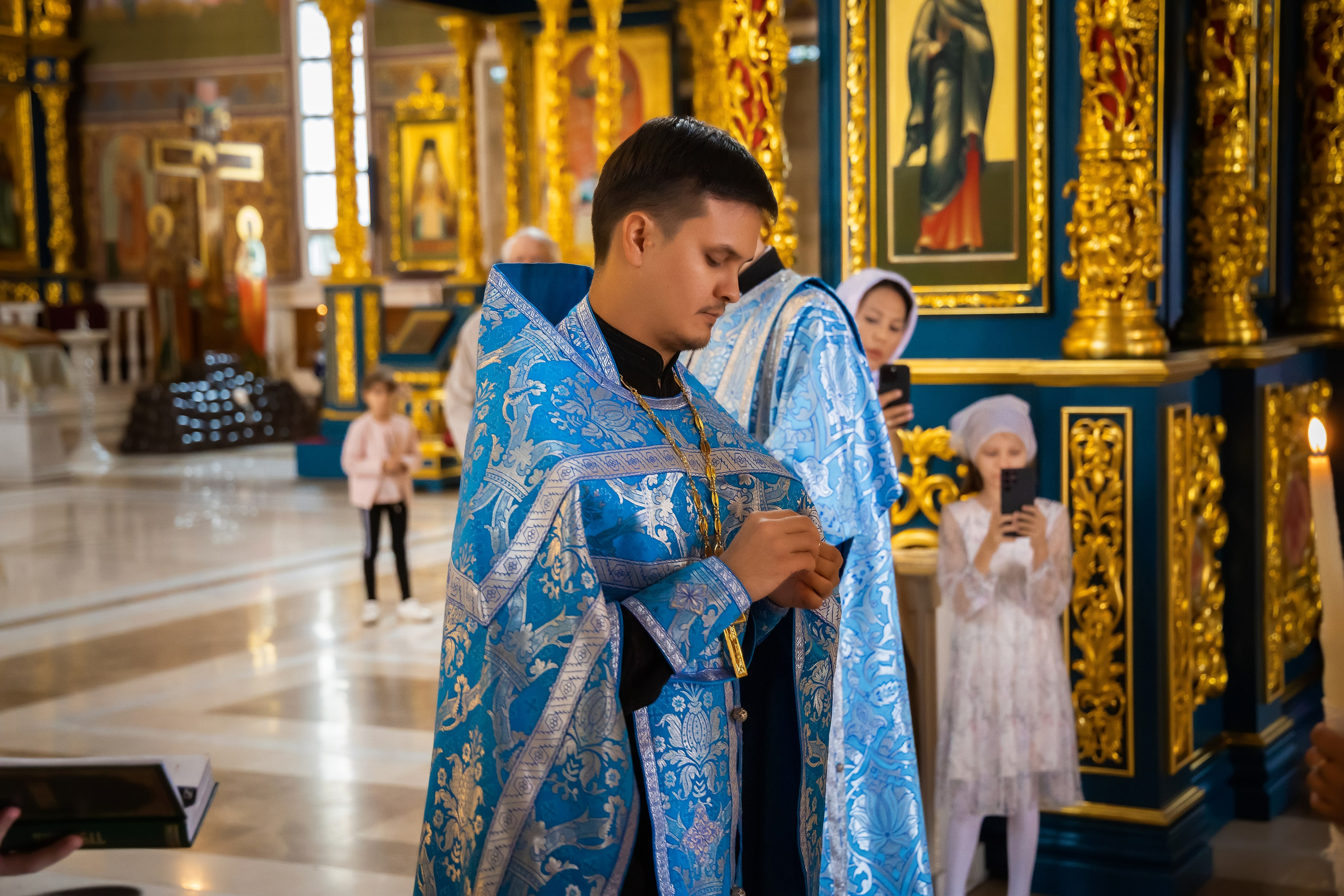 В Храме. Семейный и Свадебный фотограф в Астане Александр Астапов