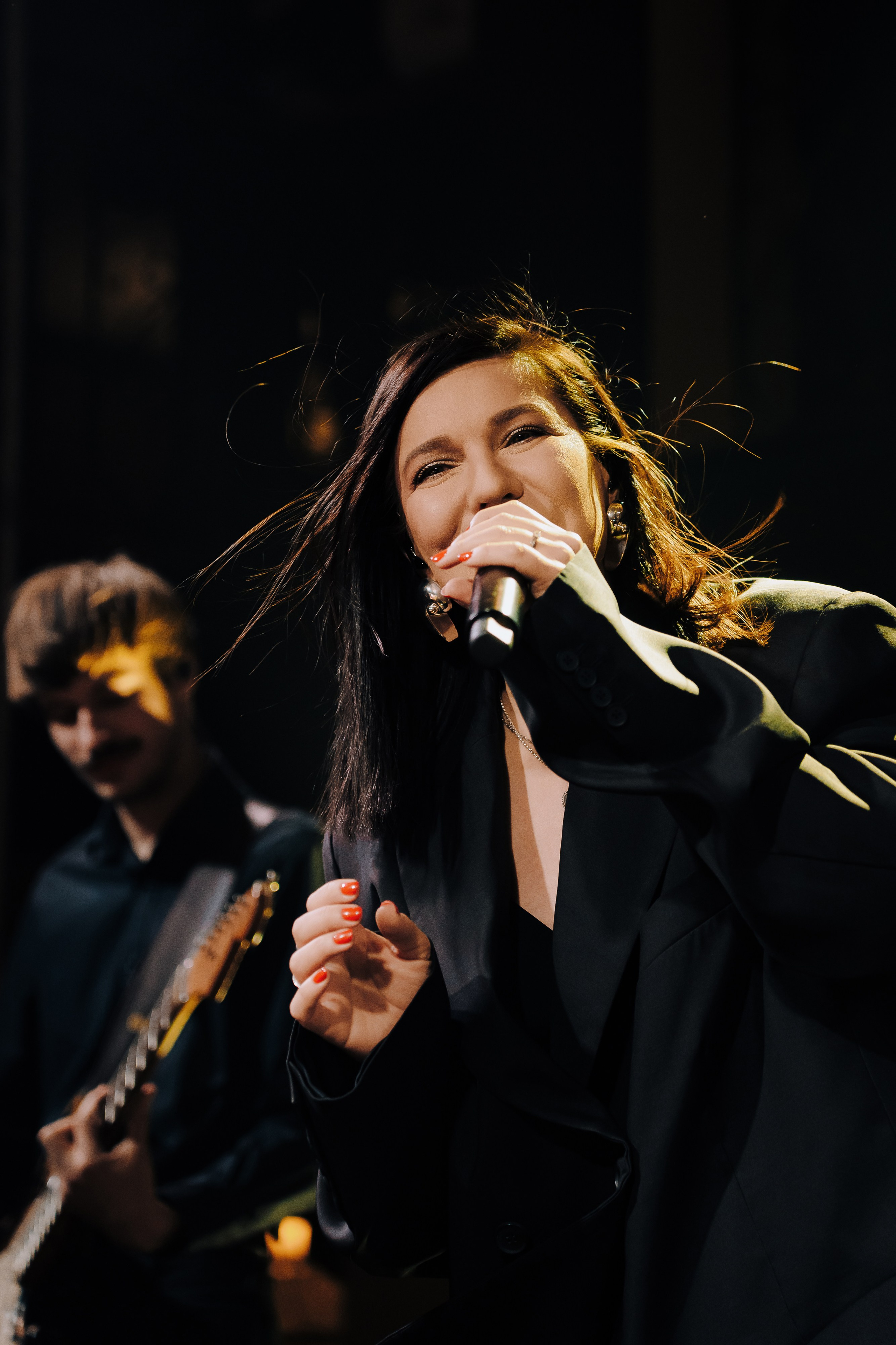 20 ЛЕТ МЕГАПОЛИС ЧЕЛЯБИНСК ХЕДЛАЙНЕР ЕЛКА. Репортажный фотограф Зуев Роман г. Челябинск