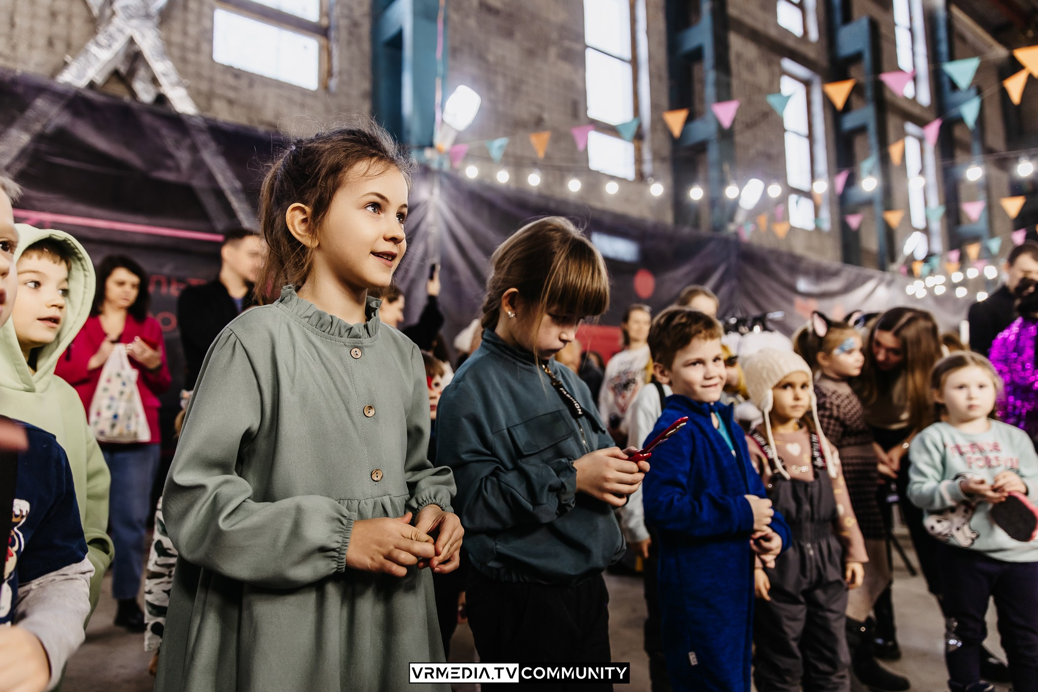 Традиционный рождественский базар и Garage Sale